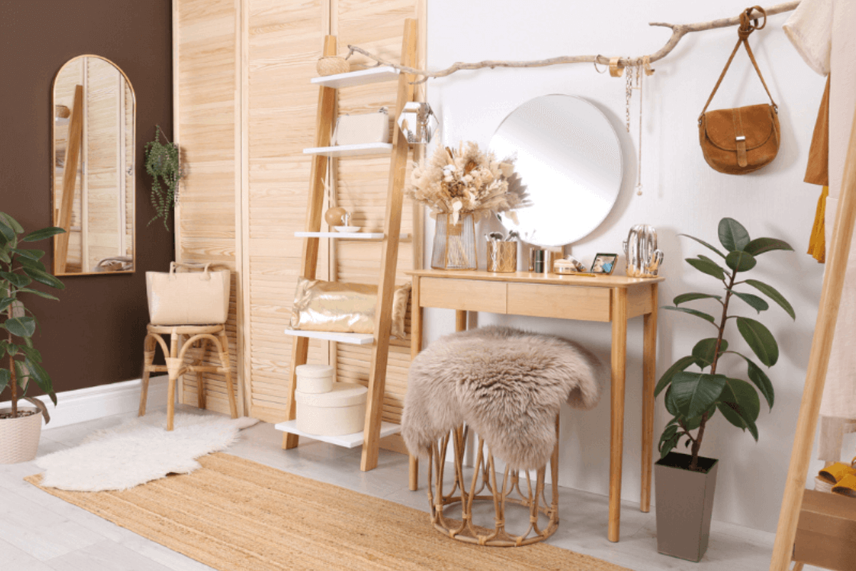 small foyer dΓ©cor