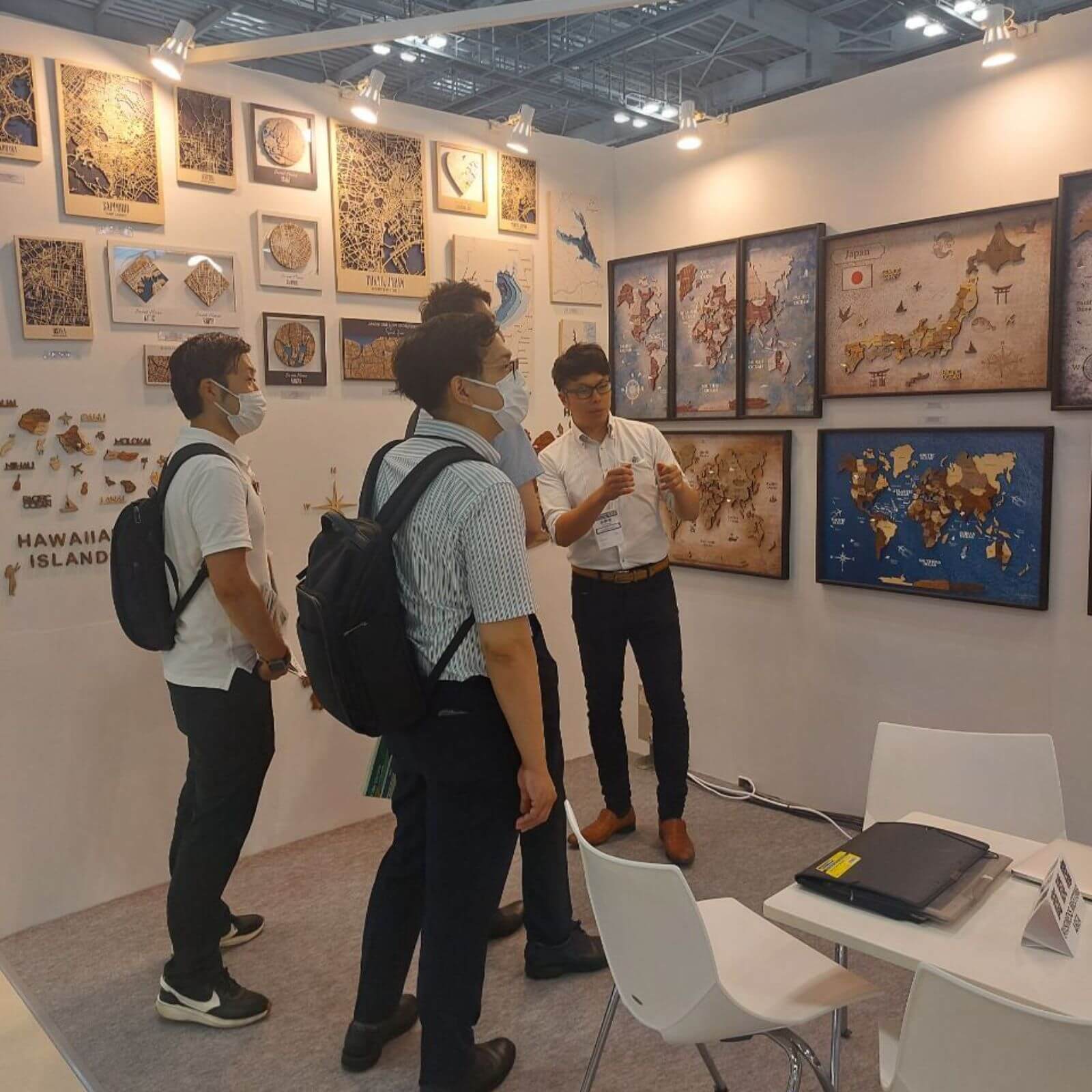 enjoythewood-world-wooden-map-exhibition-2