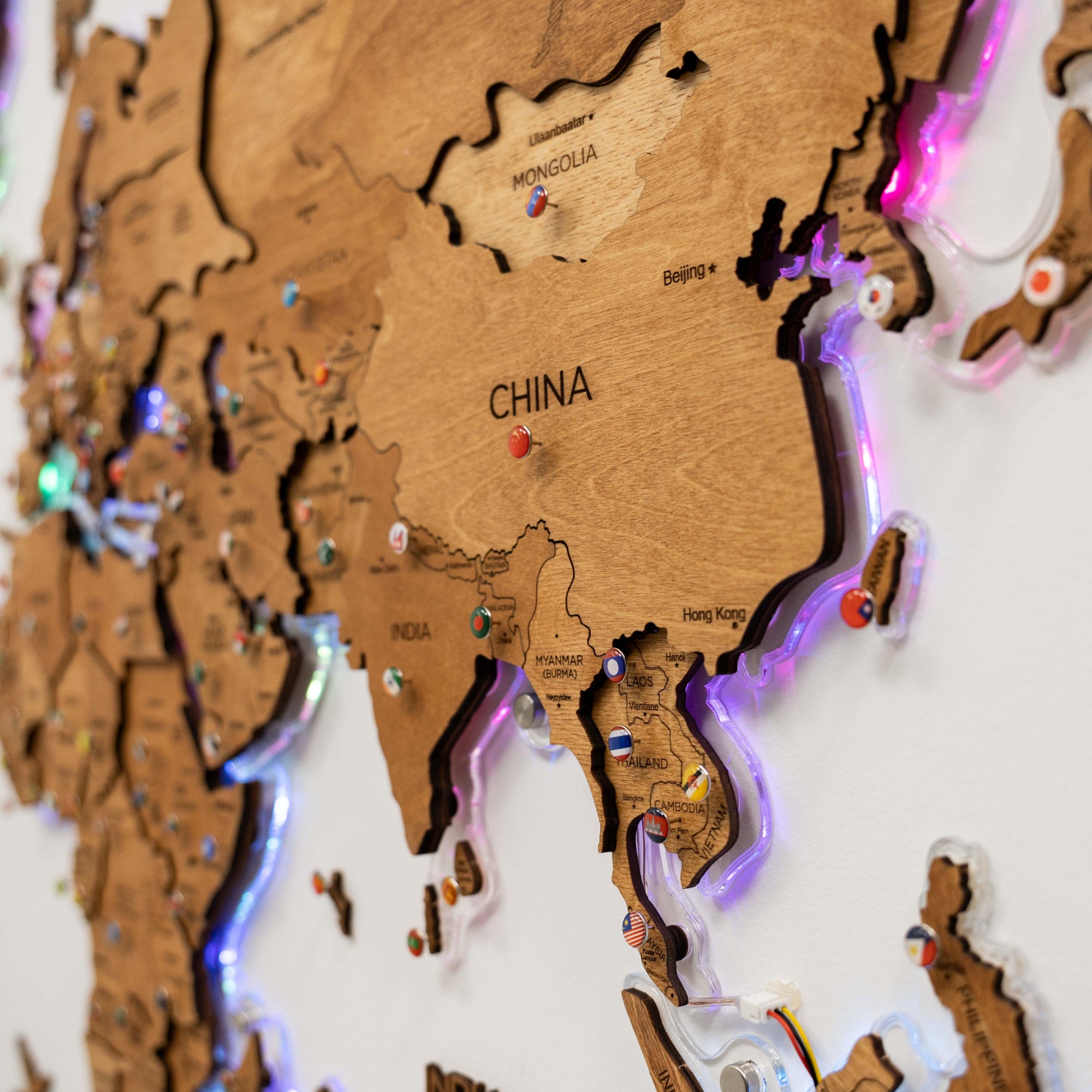 wooden world map wall art piece