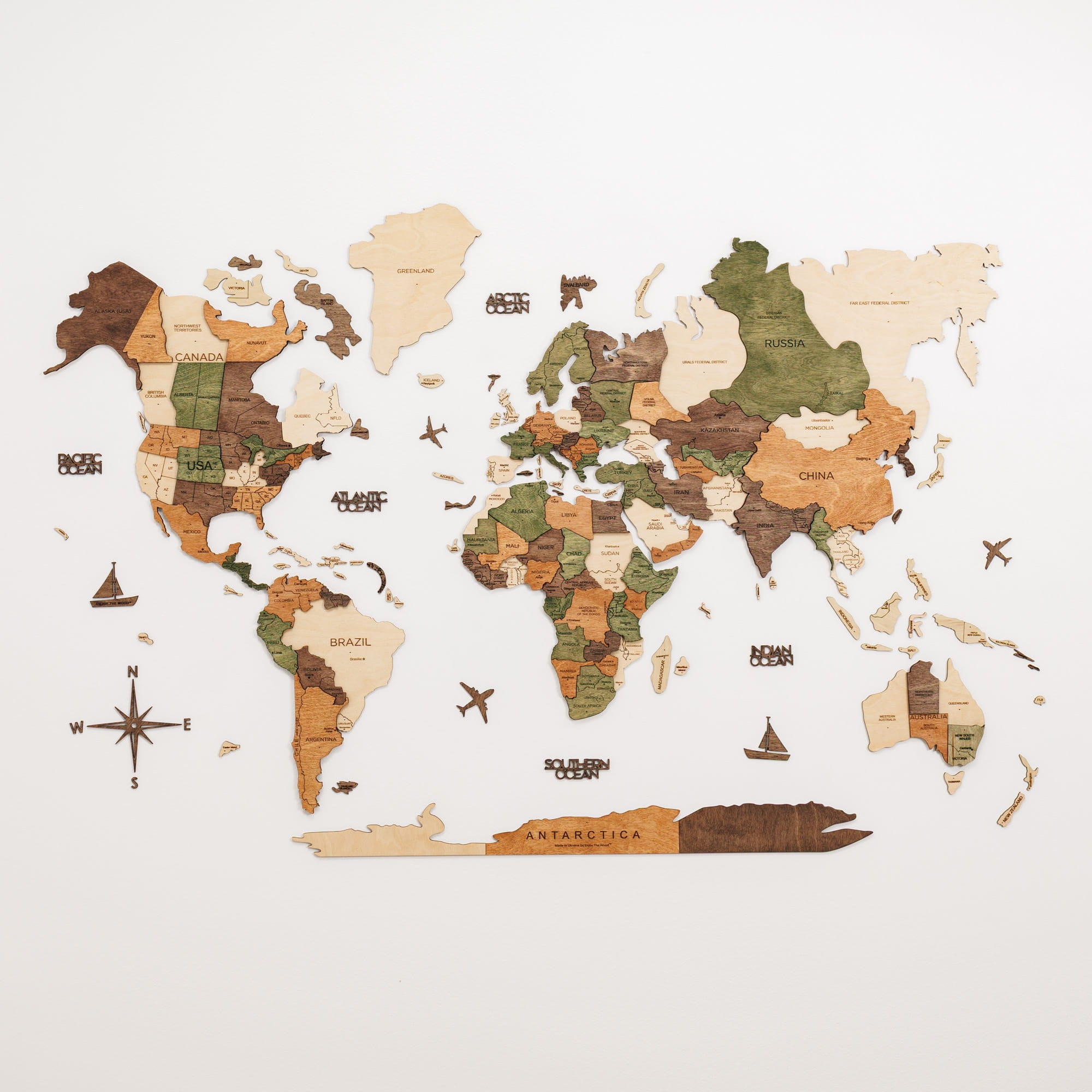 Mappa del mondo 3D in legno color oro