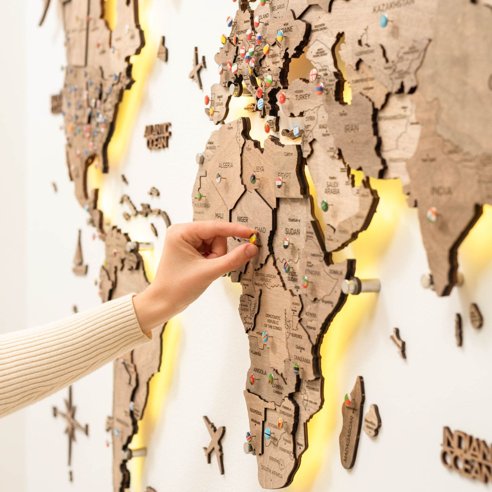 3d world map wooden led