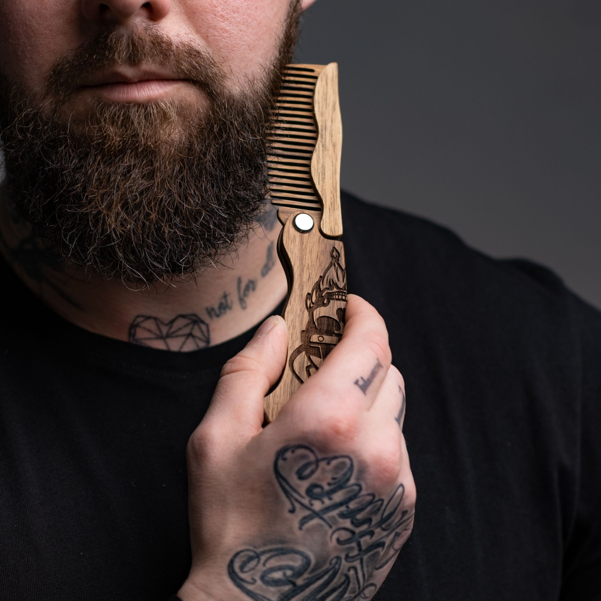 wooden comb for beard benefits
