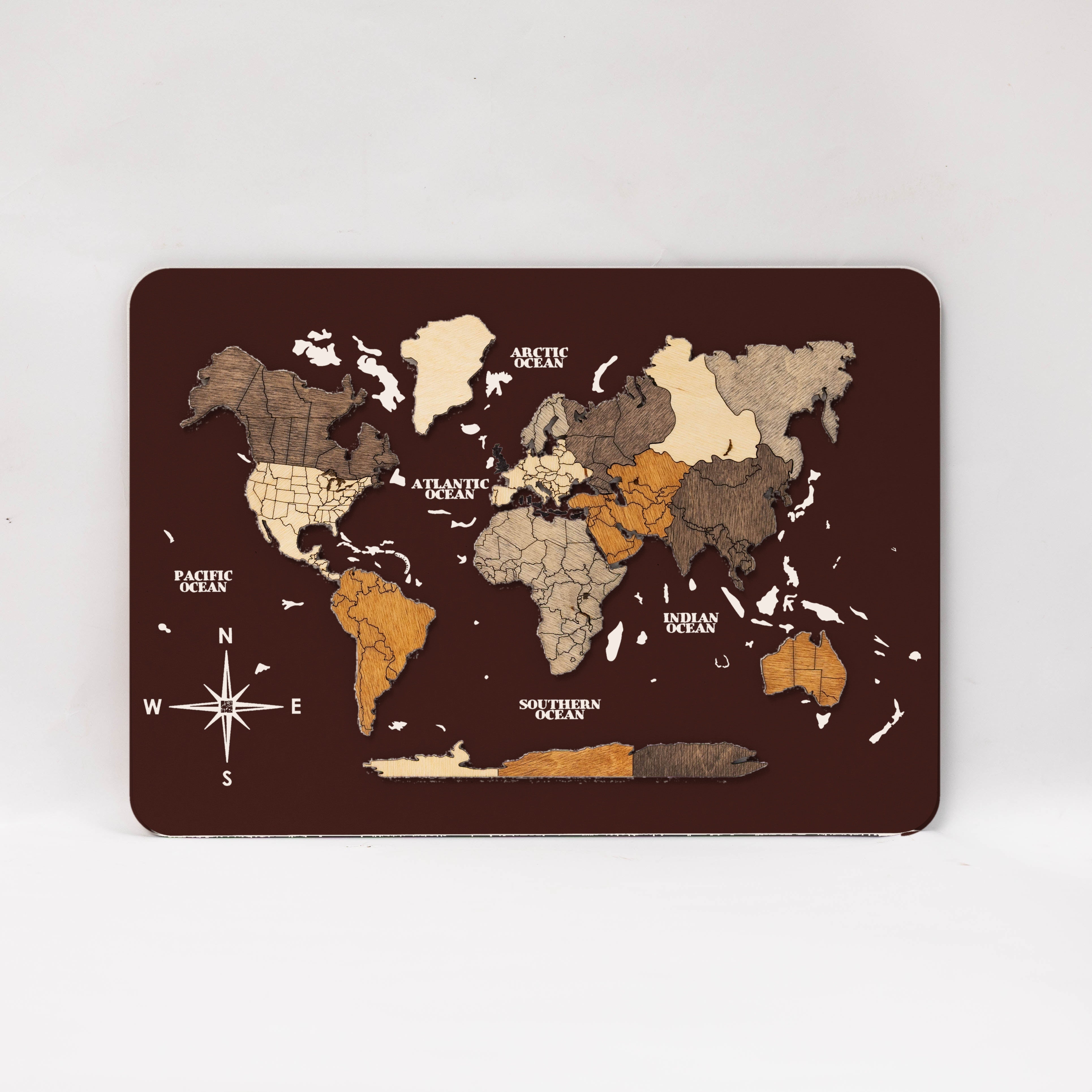 Carte du monde en panneau de bois 3D multicolore