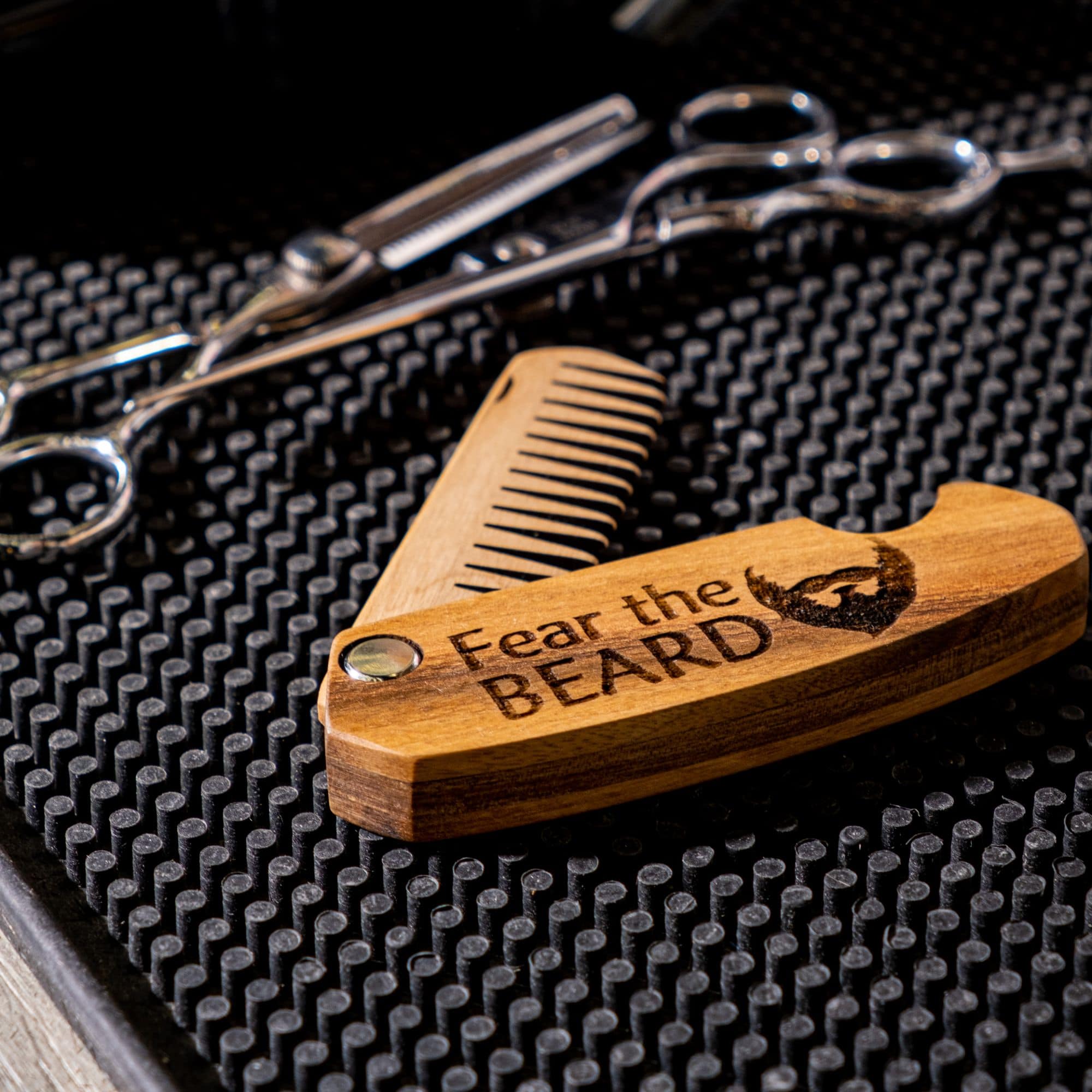 wooden narroway beard comb