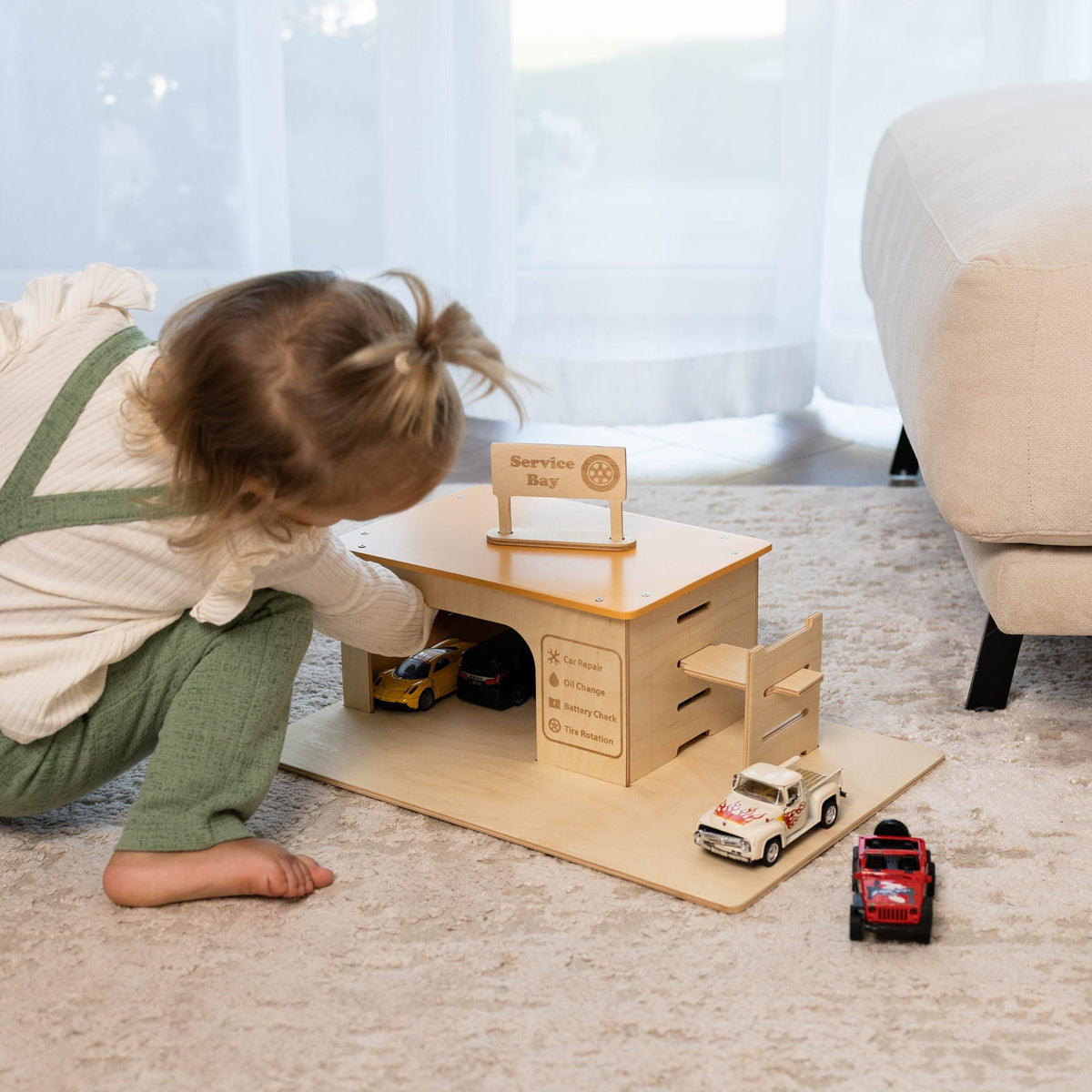Spielzeug für die Autowerkstatt aus Holz
