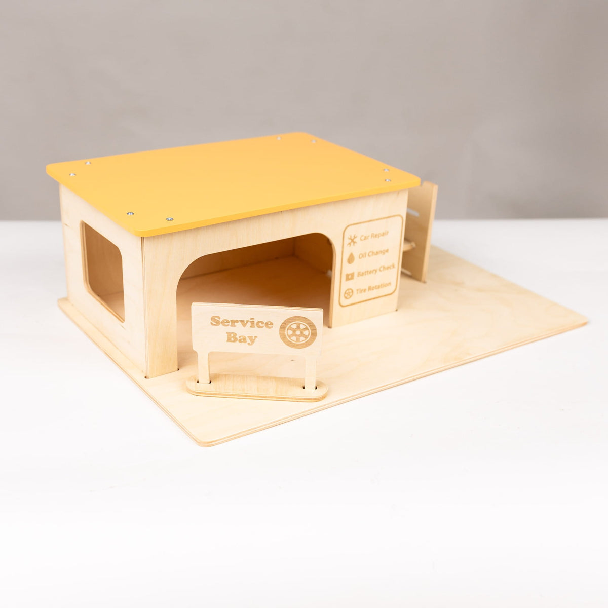 Spielzeug für die Autowerkstatt aus Holz