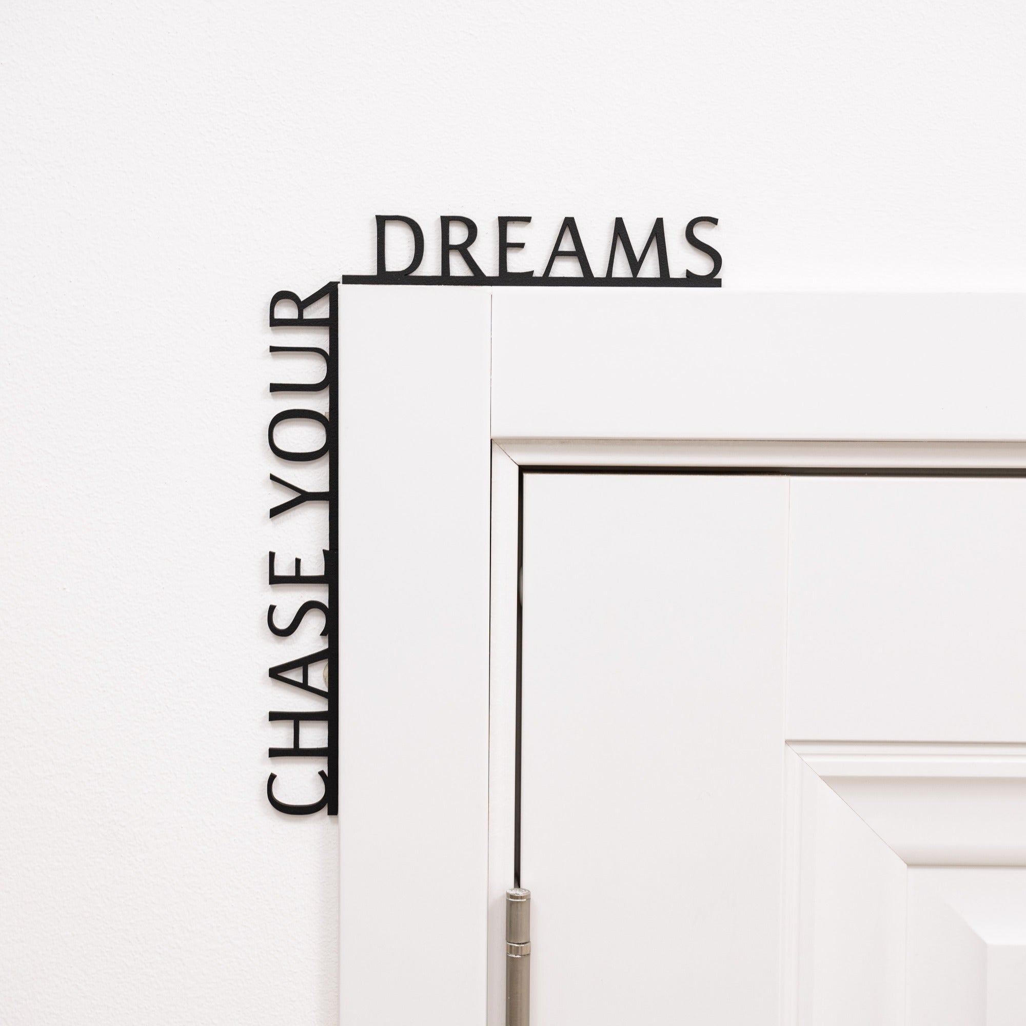 Wooden Corner Quote – Chase Your Dreams