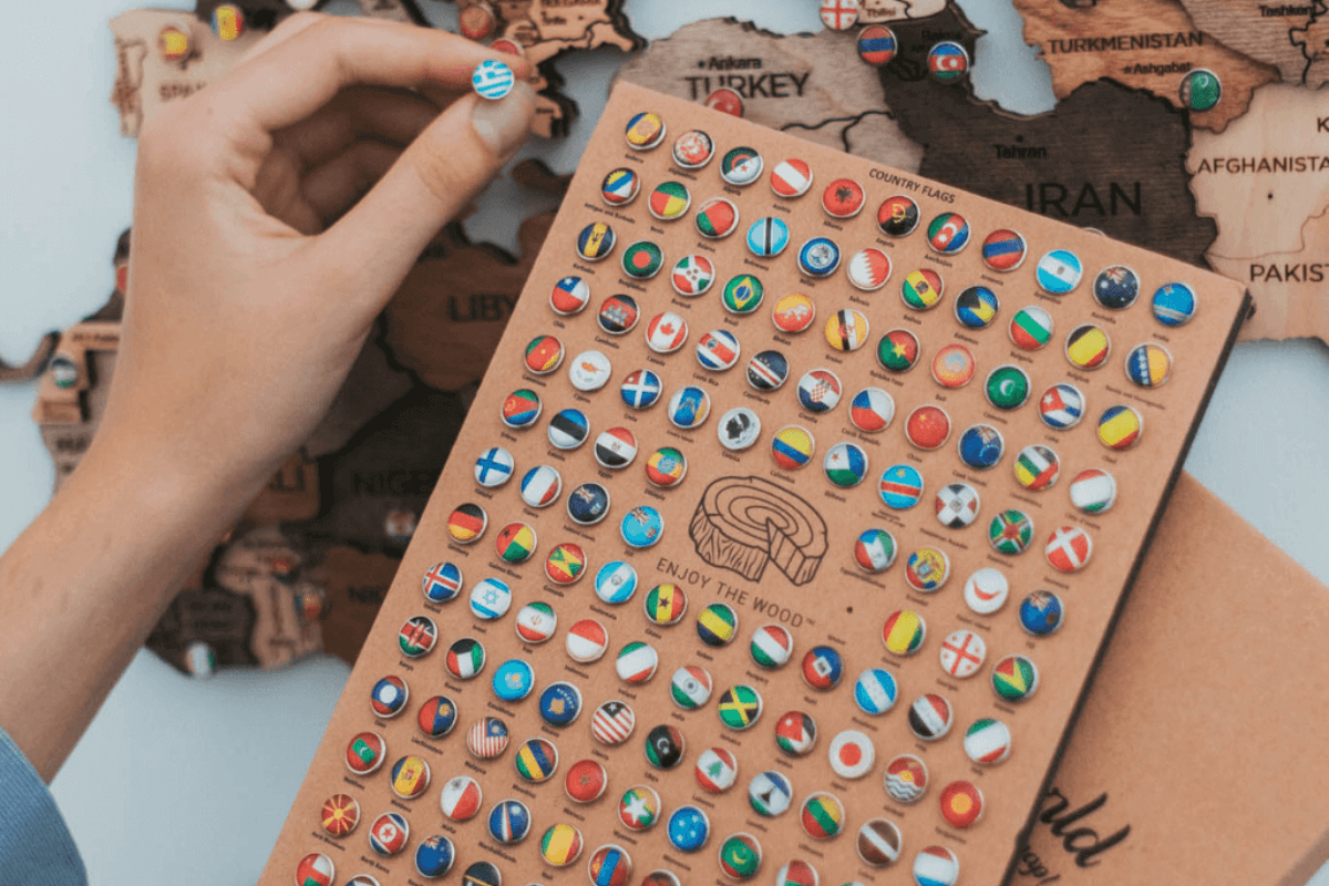 enjoythewood-world-flags-pin