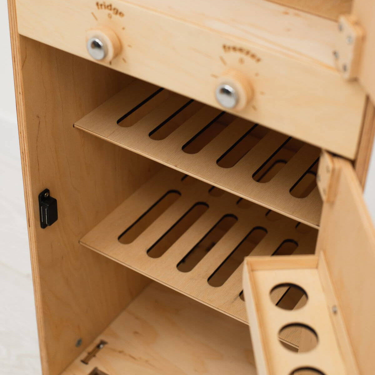 toy wooden refrigerator