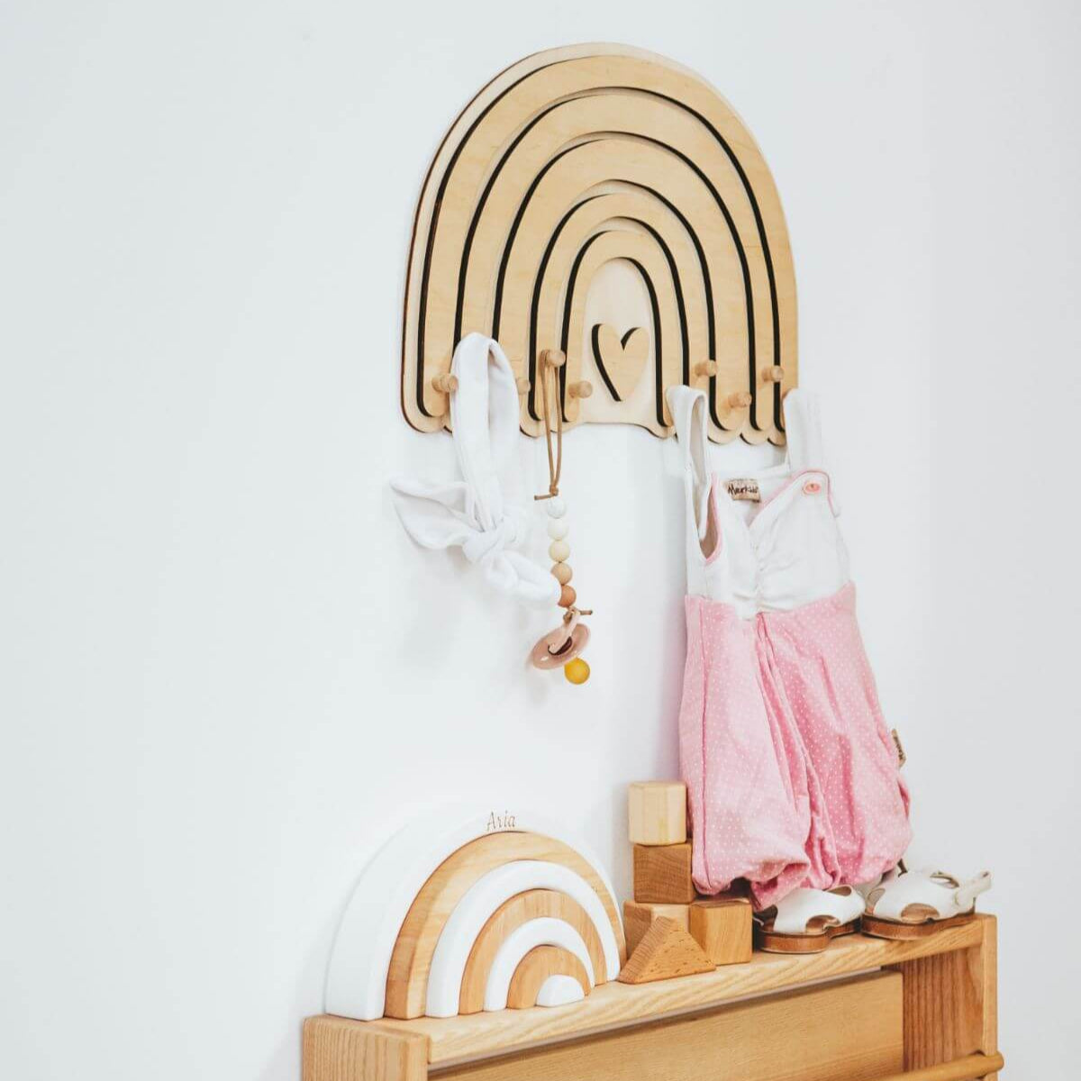 wall hanger for kids