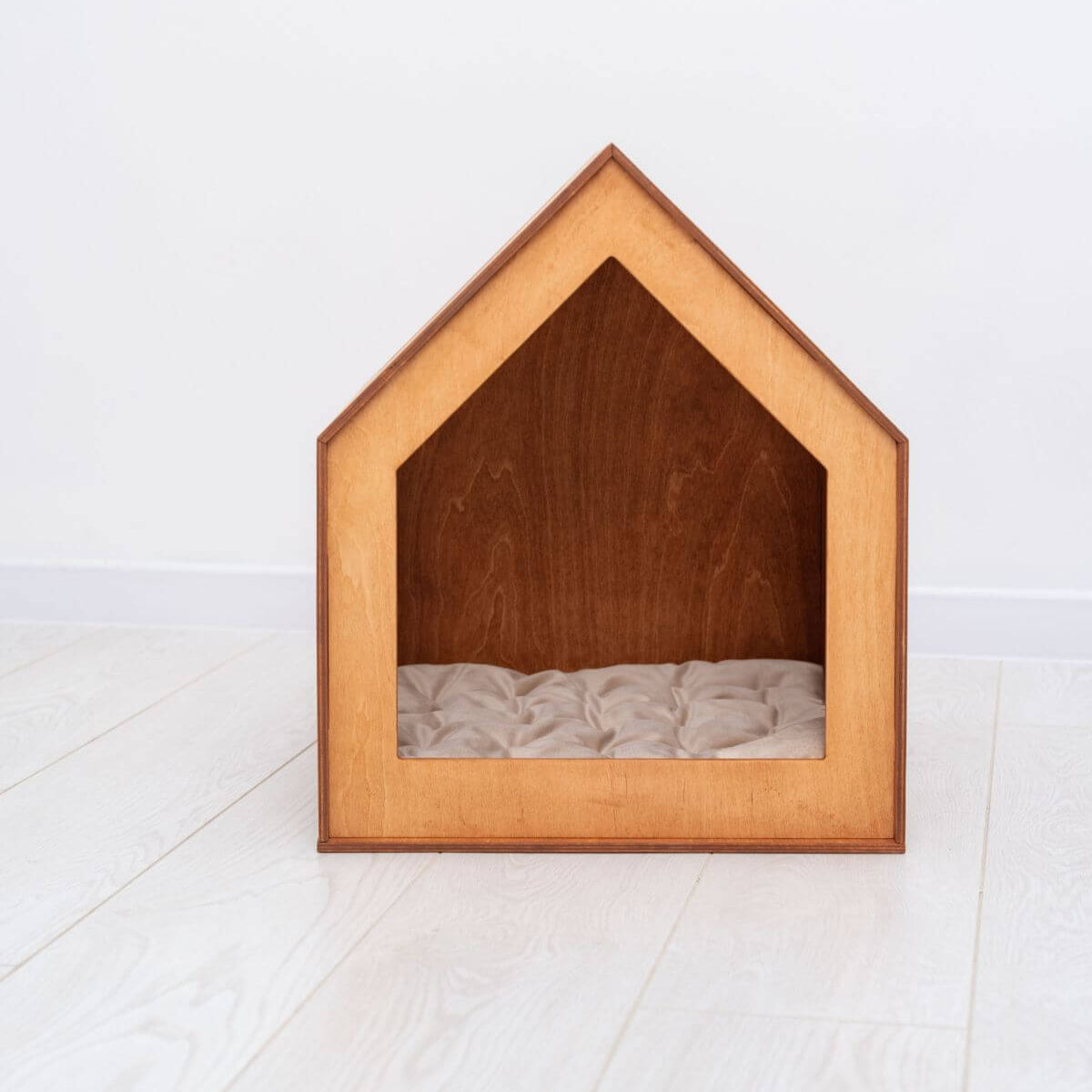 inside dog house for large dogs