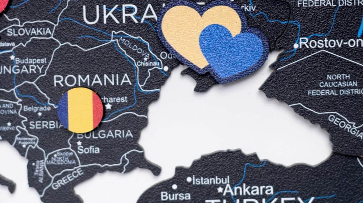 enjoythewood-wooden-world-map-ukraine
