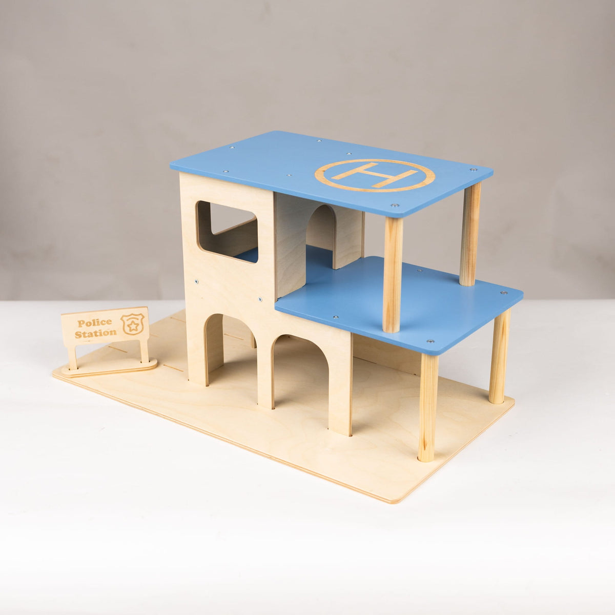 Polizeistationsspielzeug aus Holz