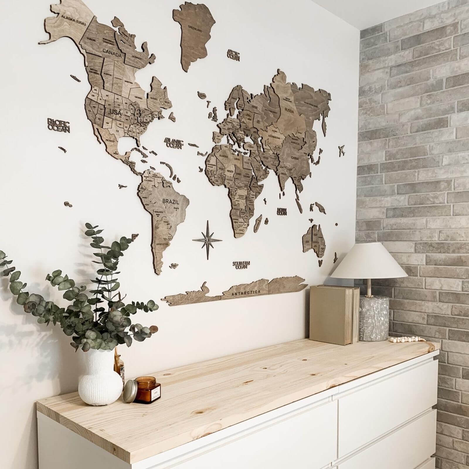 3d wooden map and flag pins