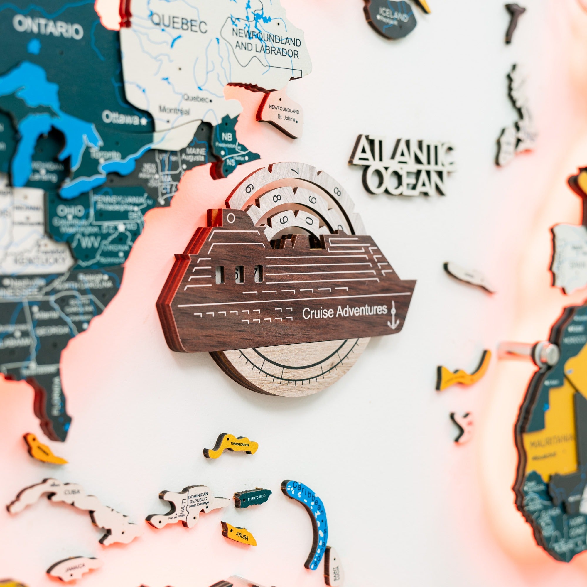 Reise-Tracker Kreuzfahrtschiff 3D Farbige Holzweltkarte - Cappuccino