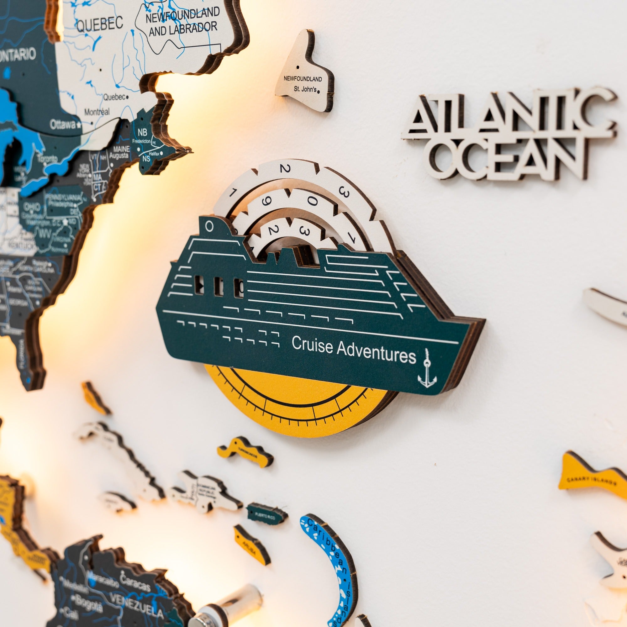 Reise-Tracker Kreuzfahrtschiff 3D Farbige Holzweltkarte - Cappuccino