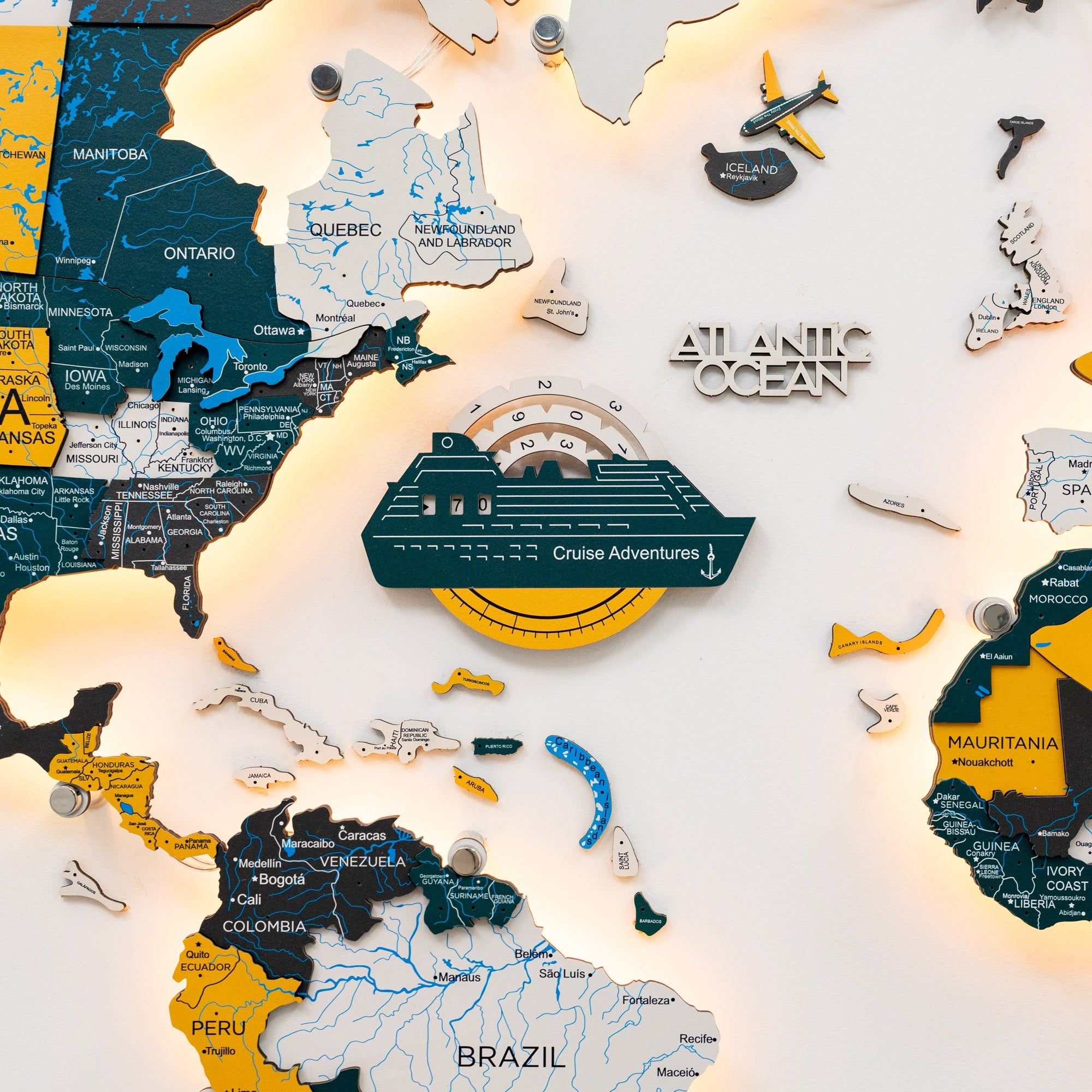 Reise-Tracker Kreuzfahrtschiff 3D Farbige Holzweltkarte - Cappuccino