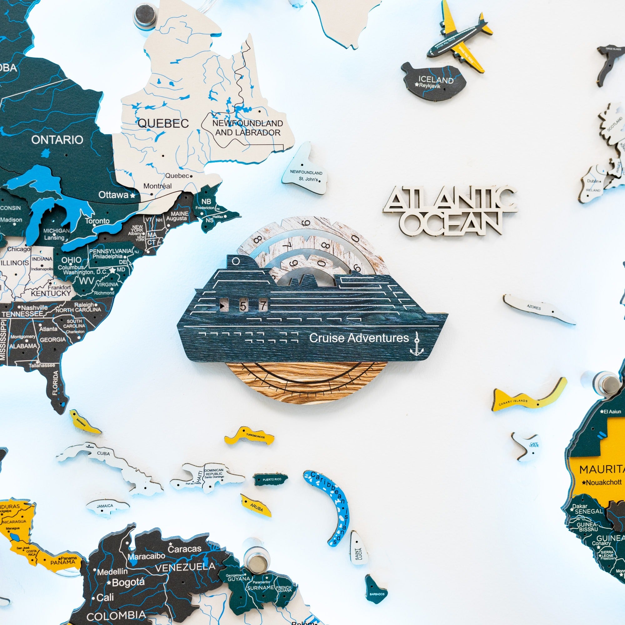 Reise-Tracker Kreuzfahrtschiff 3D Farbige Holzweltkarte - Cappuccino