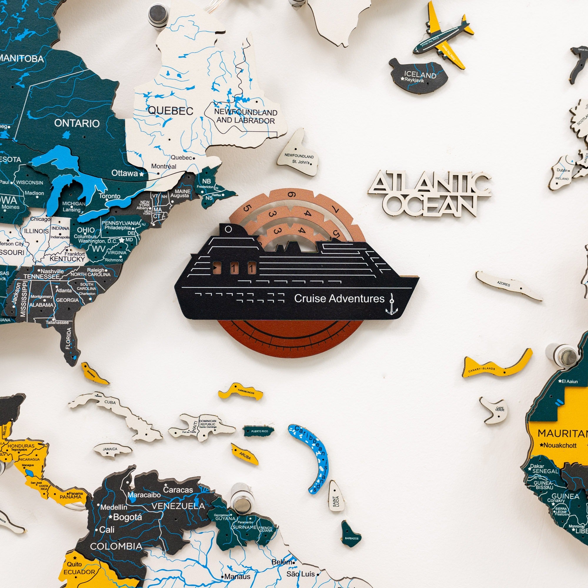 Reise-Tracker Kreuzfahrtschiff 3D Farbige Holzweltkarte - Cappuccino