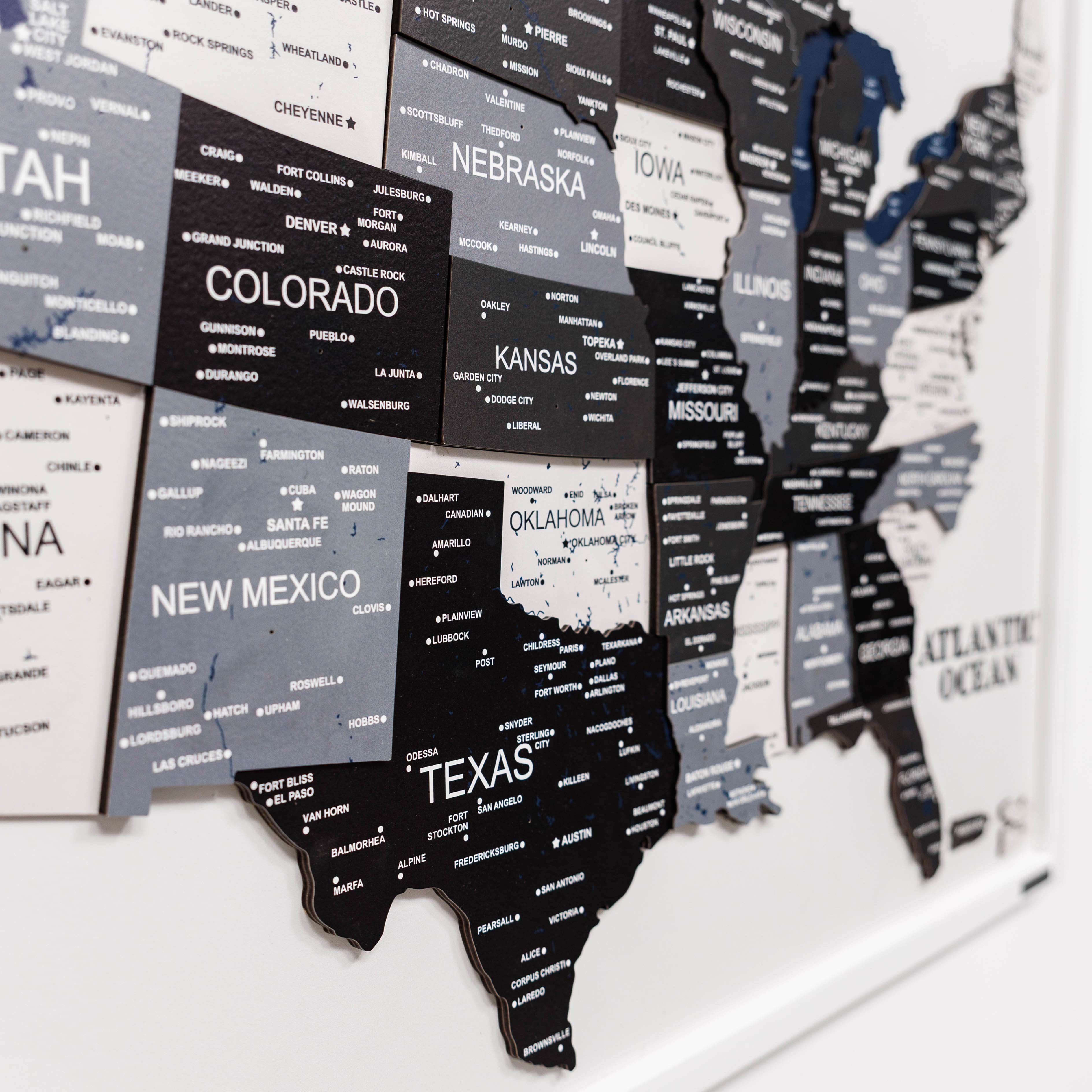 United States map with state names on a white background