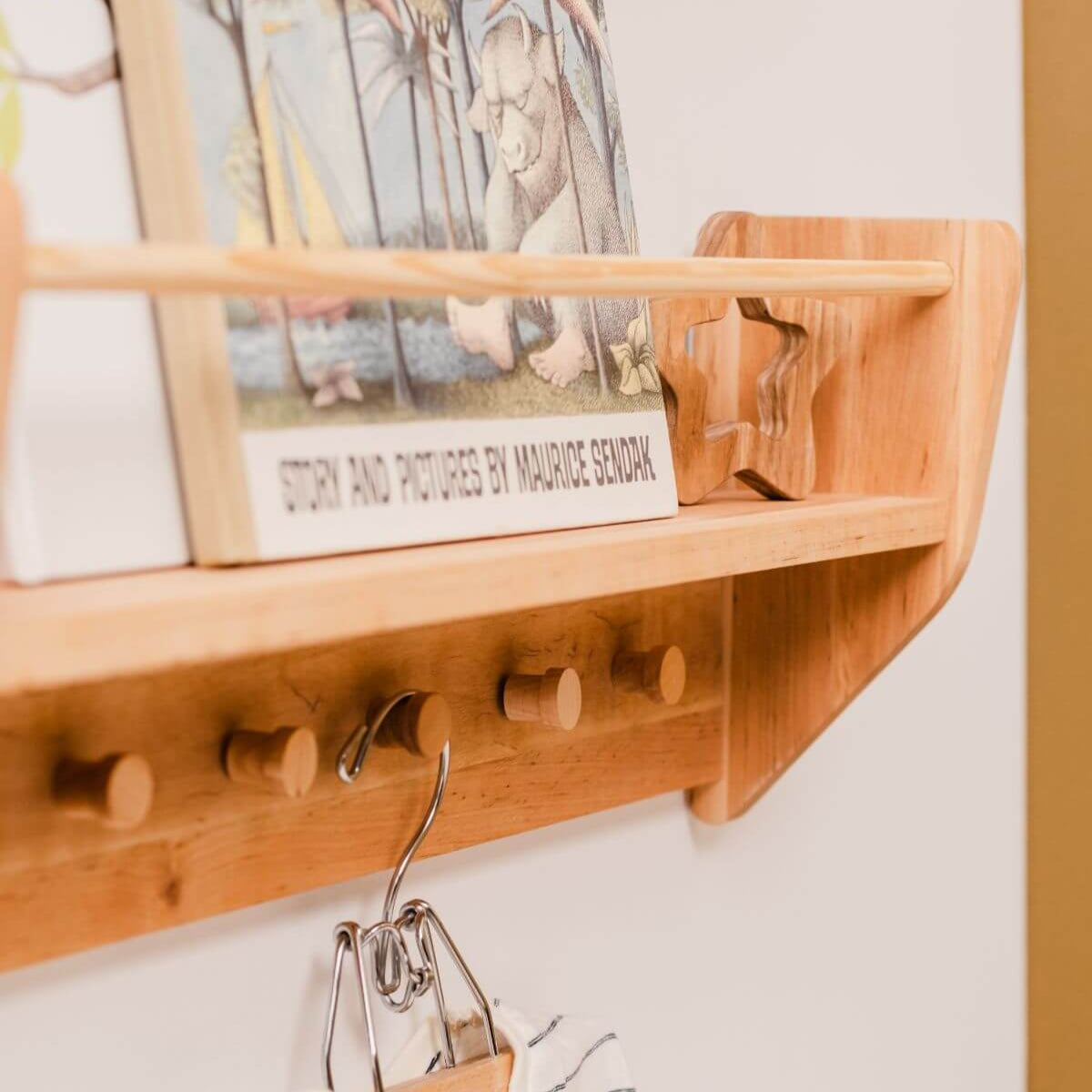 wall shelf for toy