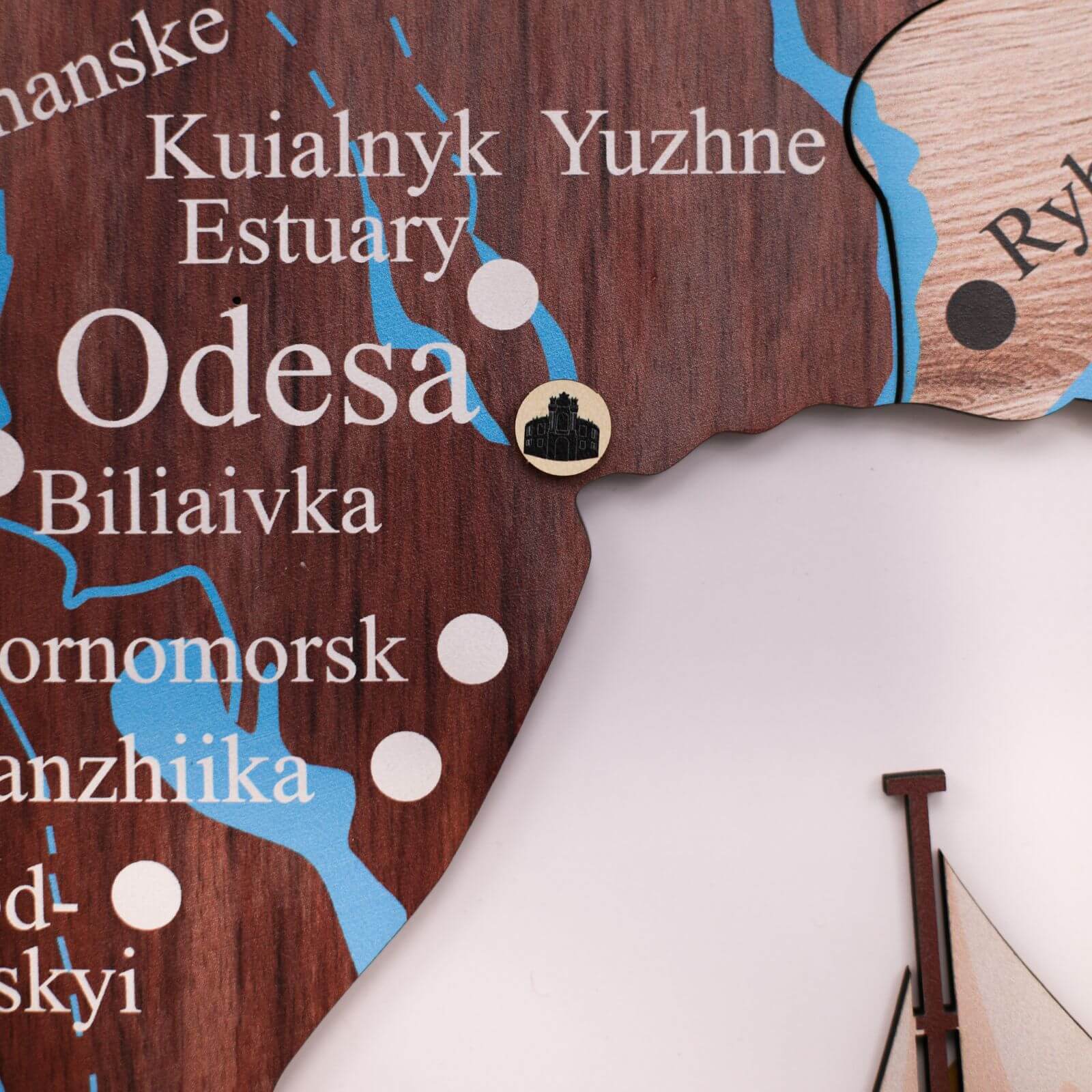 wooden map of brave ukraine