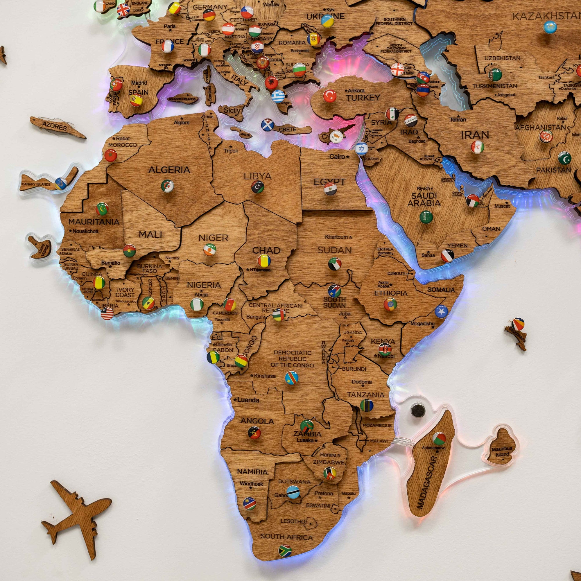 wooden world map wall decor piece