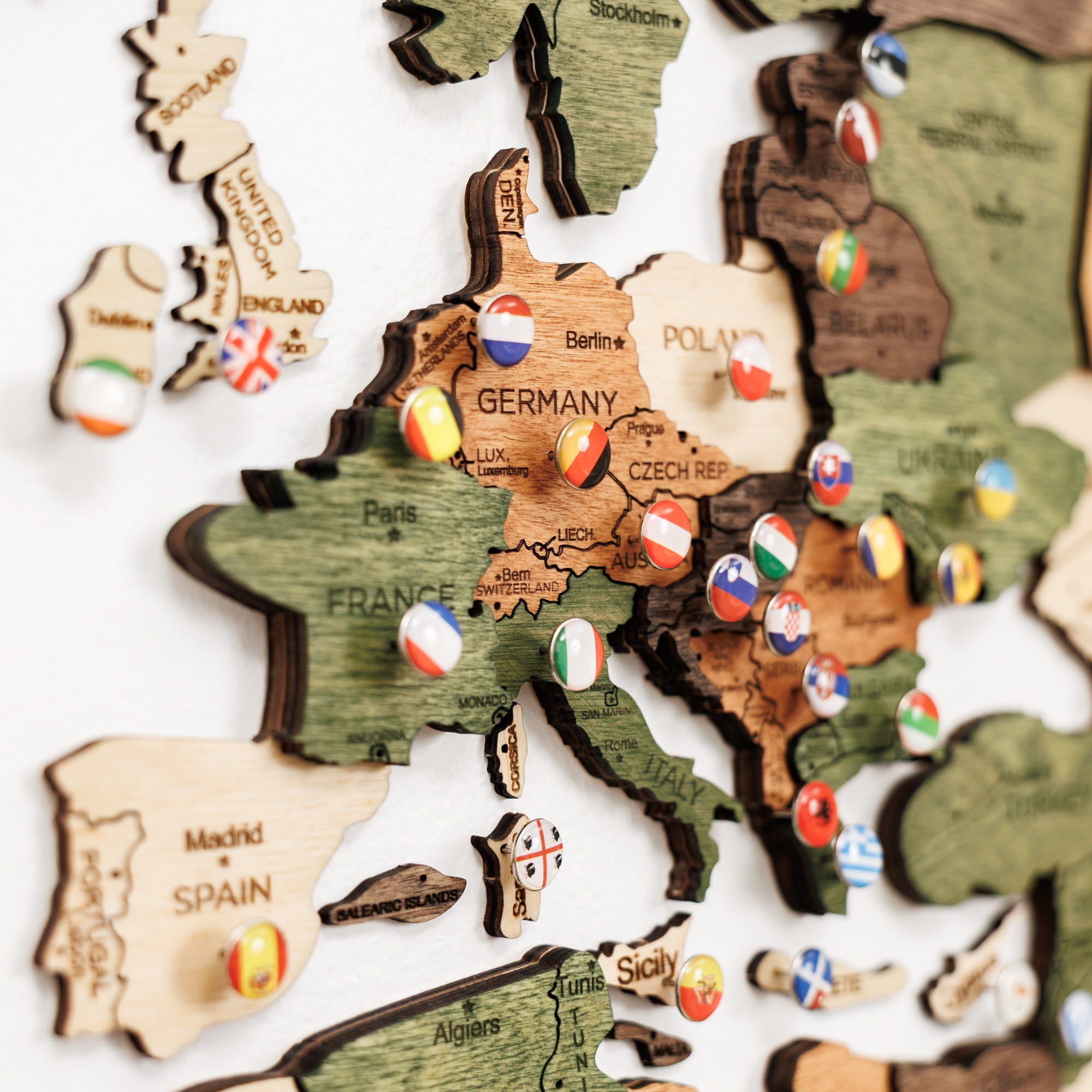 Mappa del mondo 3D in legno color oro
