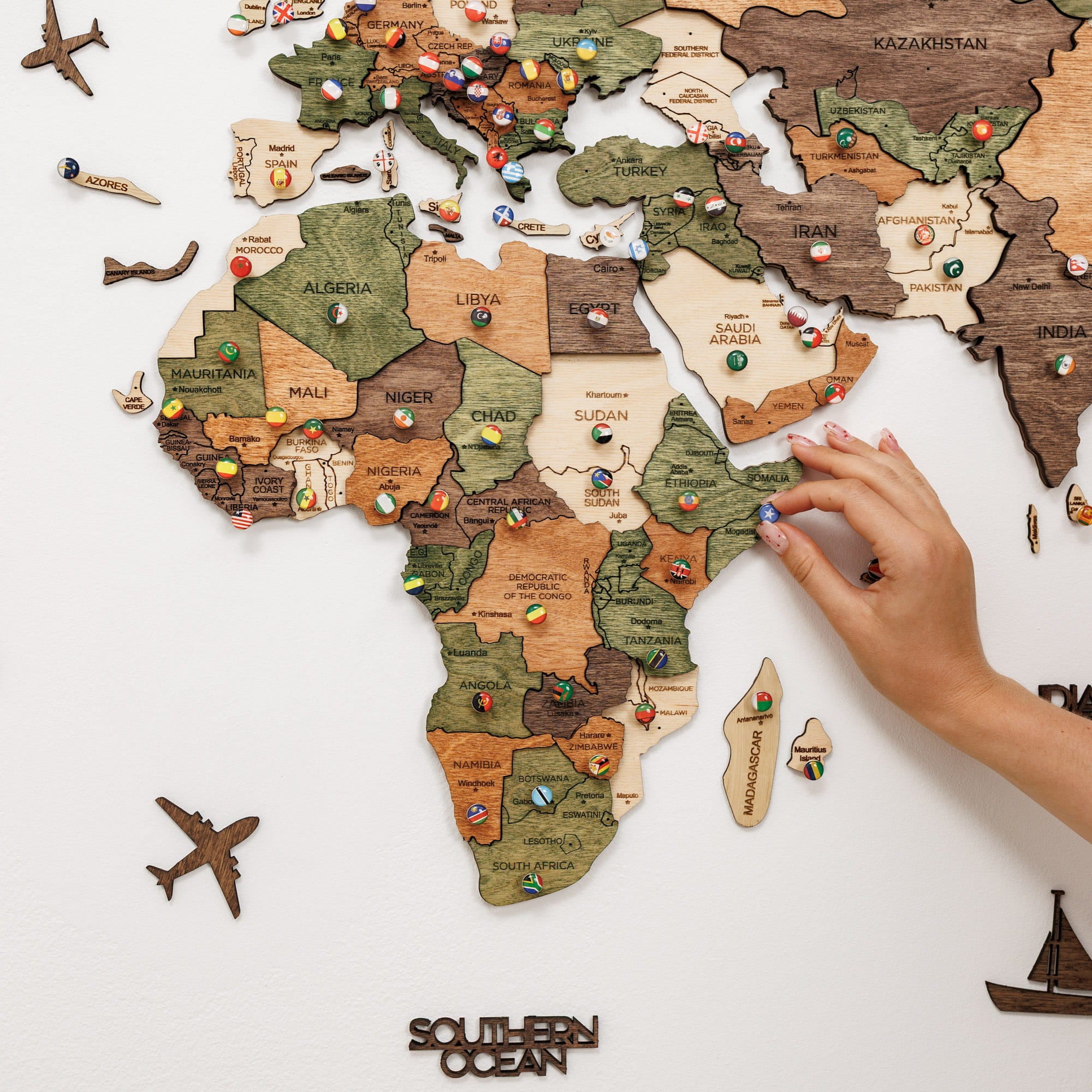 Mappa del mondo 3D in legno color oro