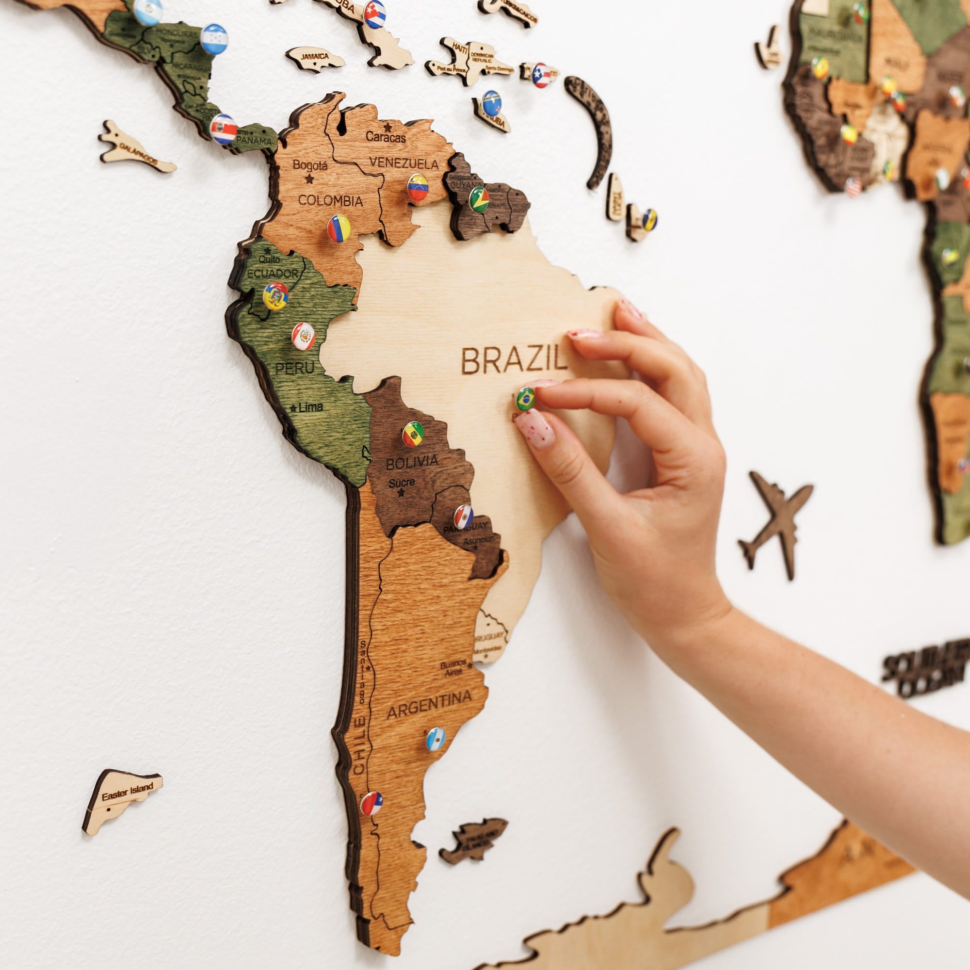 Mappa del mondo 3D in legno color oro