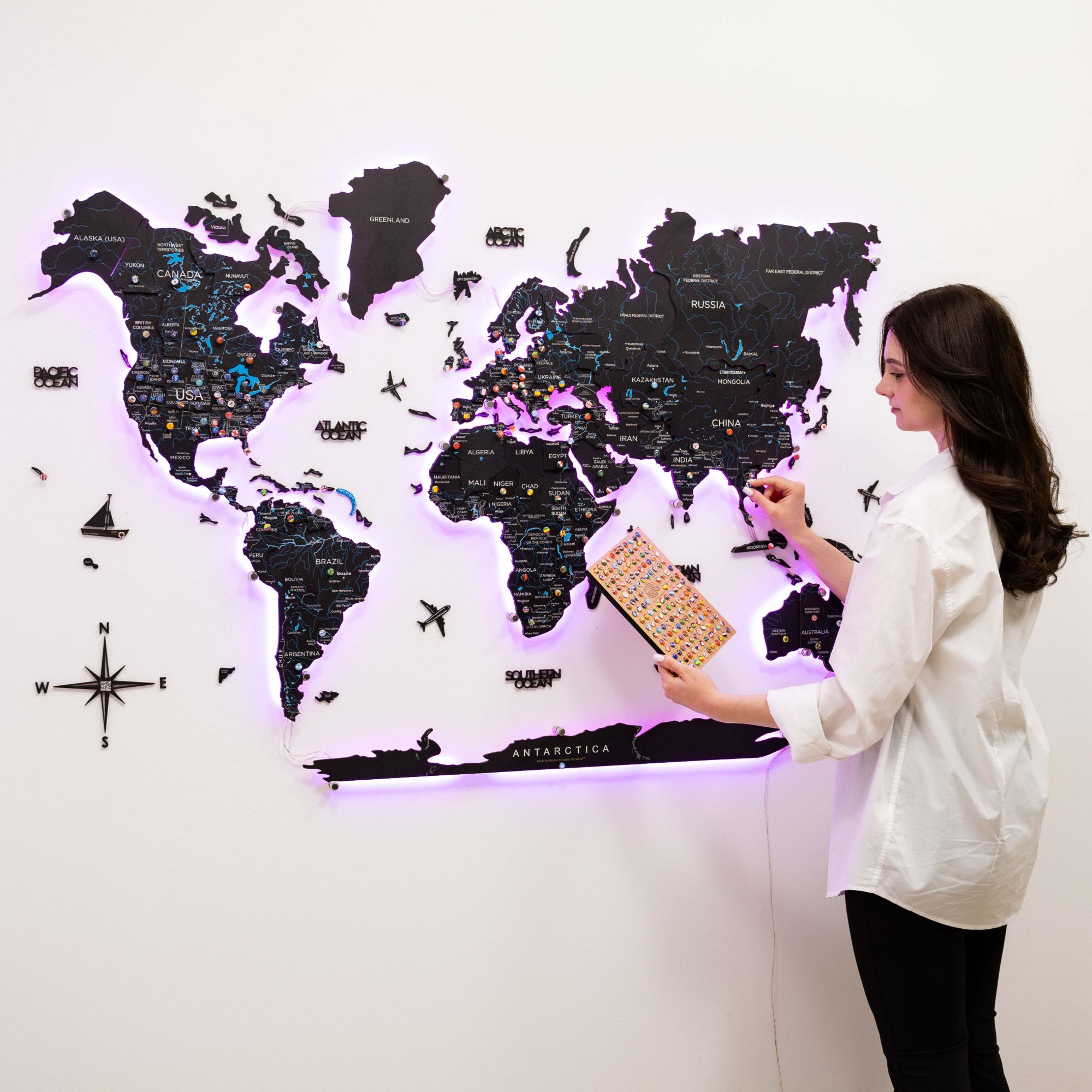 black wall decor ideas
