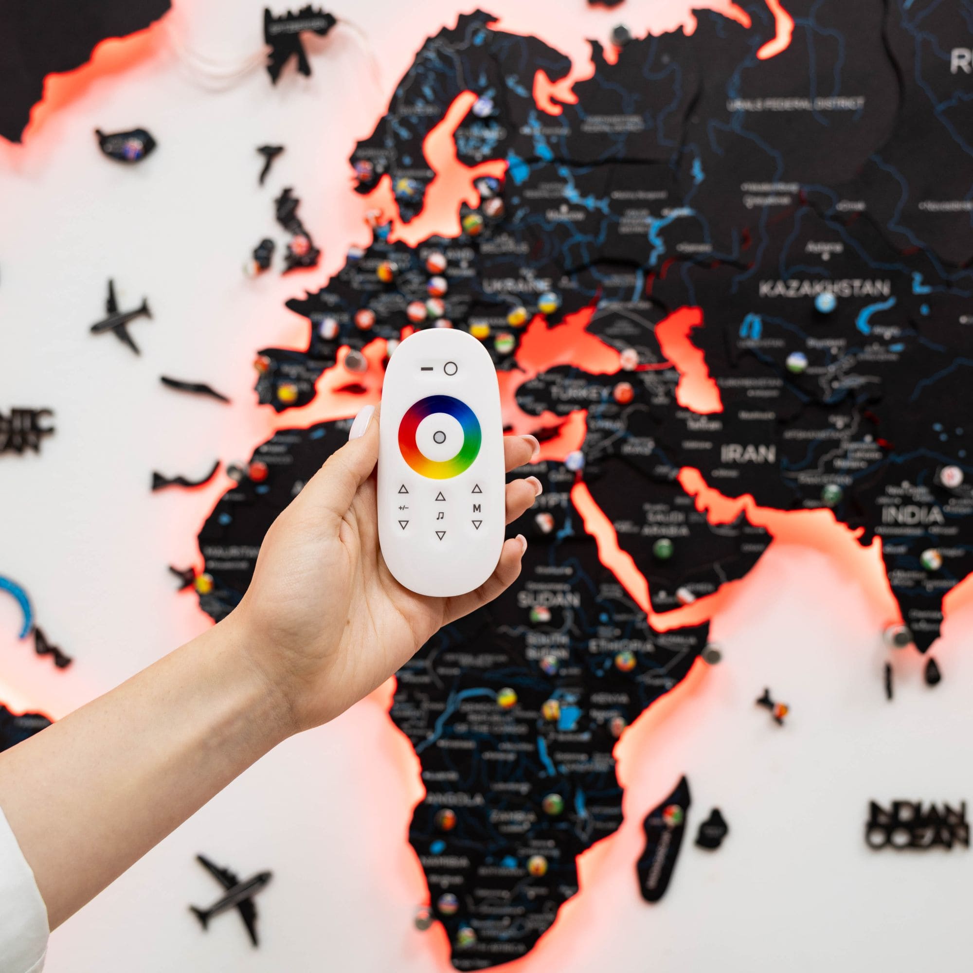 3D LED / LUMINOUS Wooden World Map 3.0 Midnight control panel