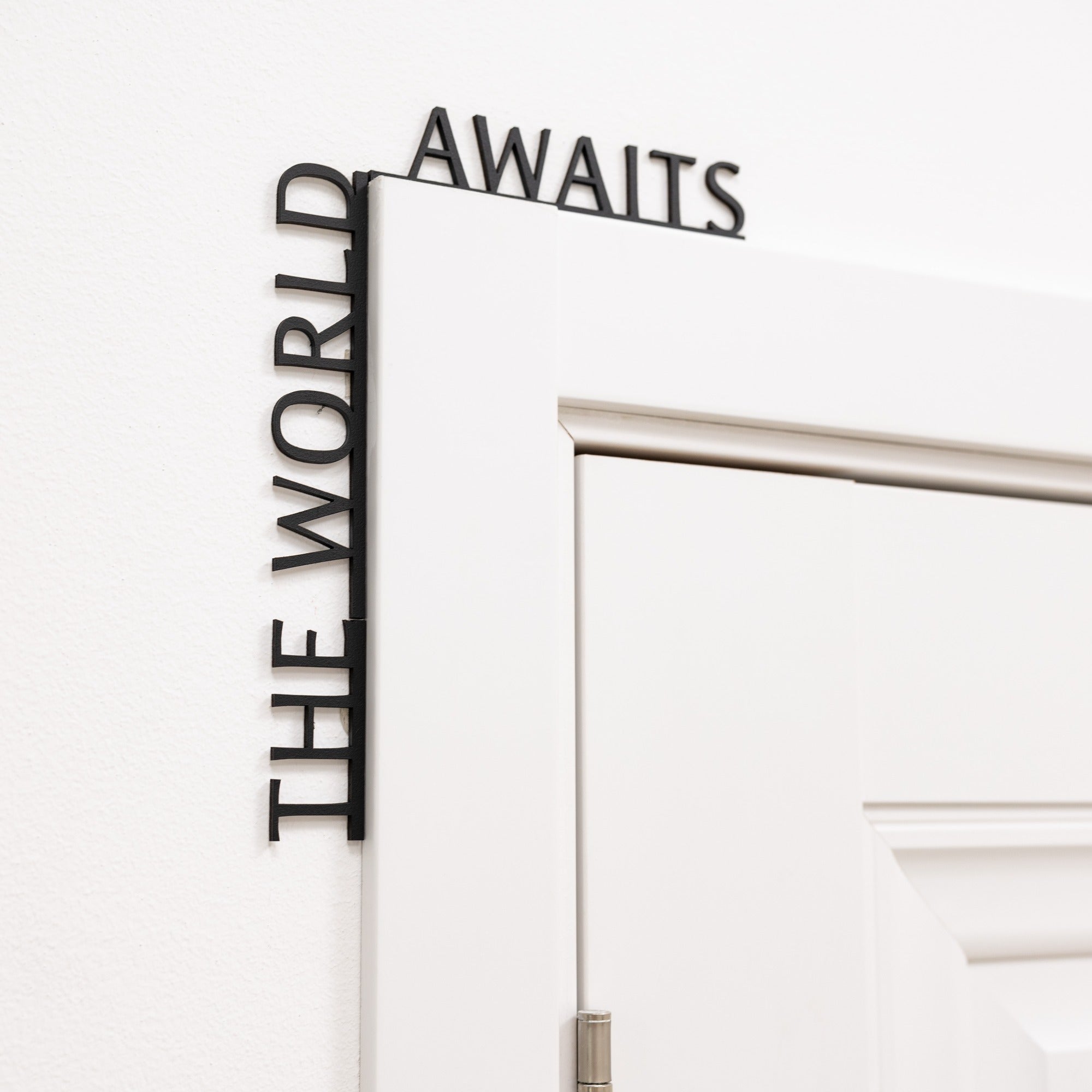 Wooden Corner Quote – The World Awaits