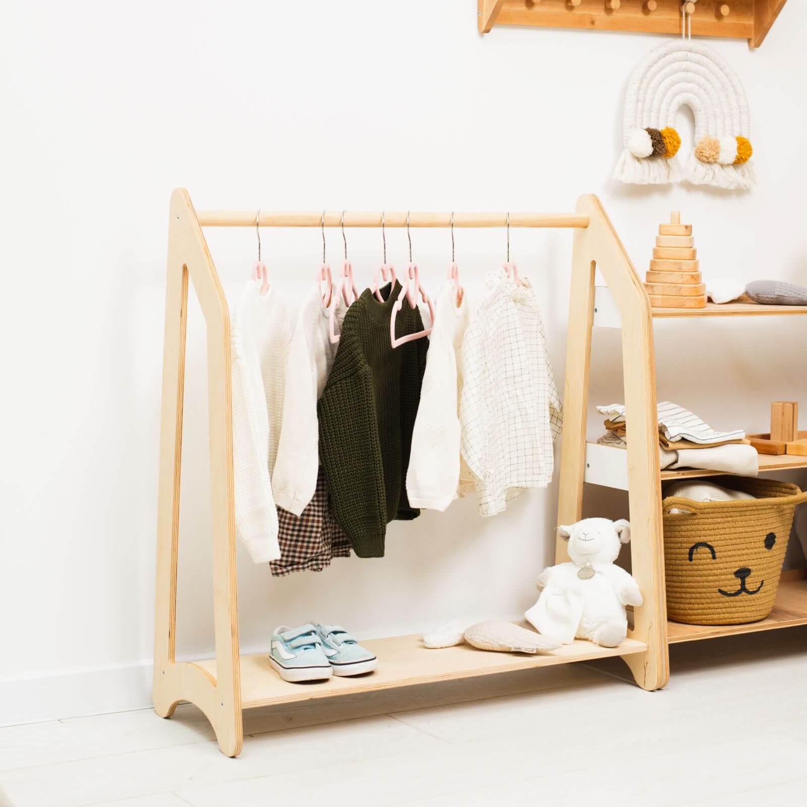 childrens clothes rack