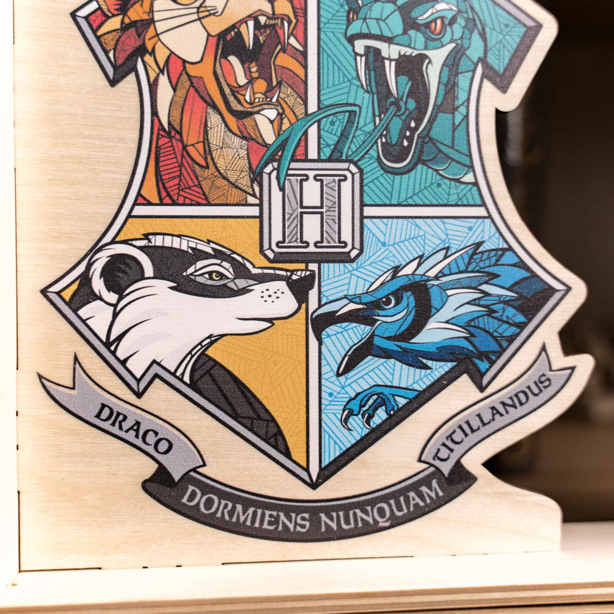 Majestic Hogwarts Crest