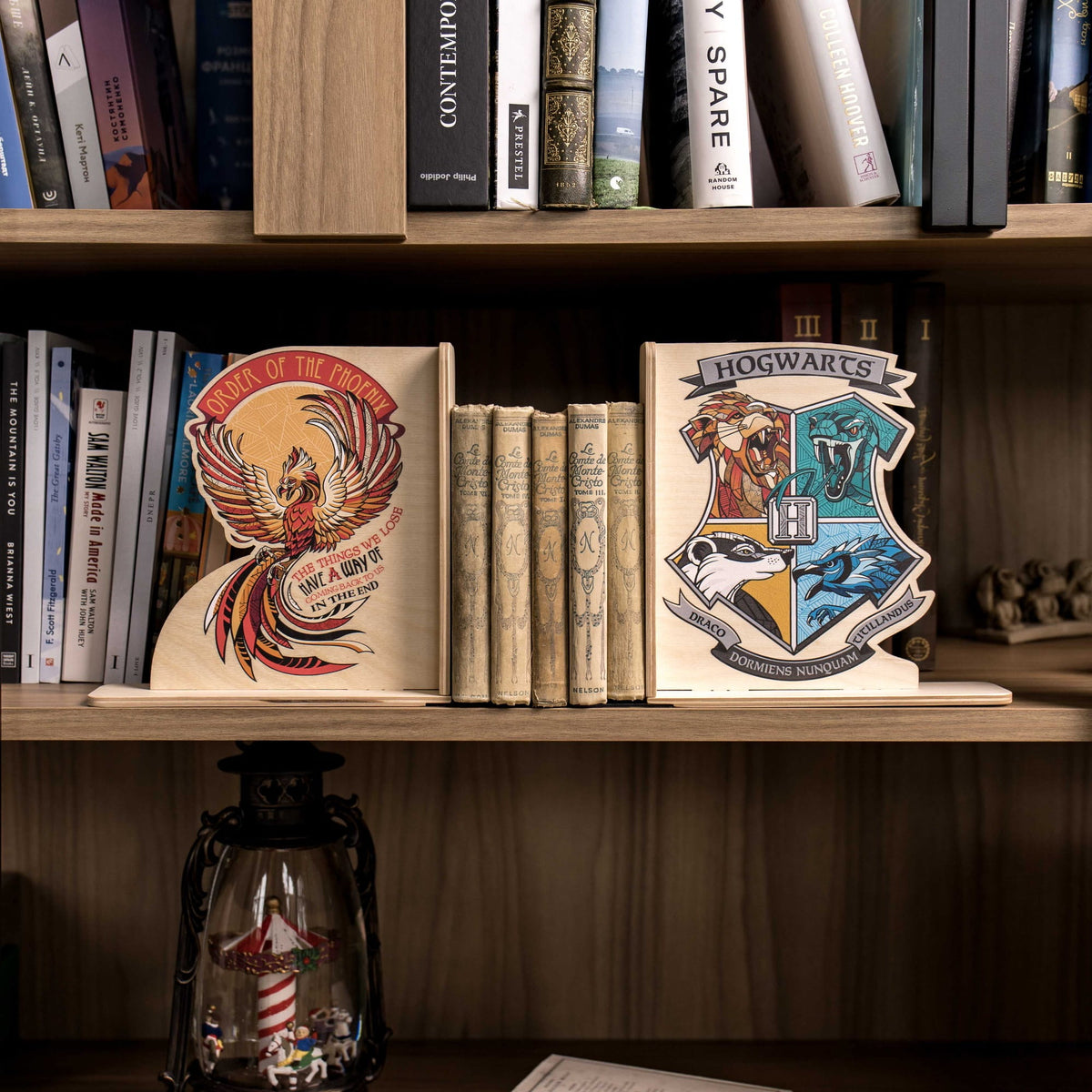 Majestic Hogwarts Crest Wooden Bookends