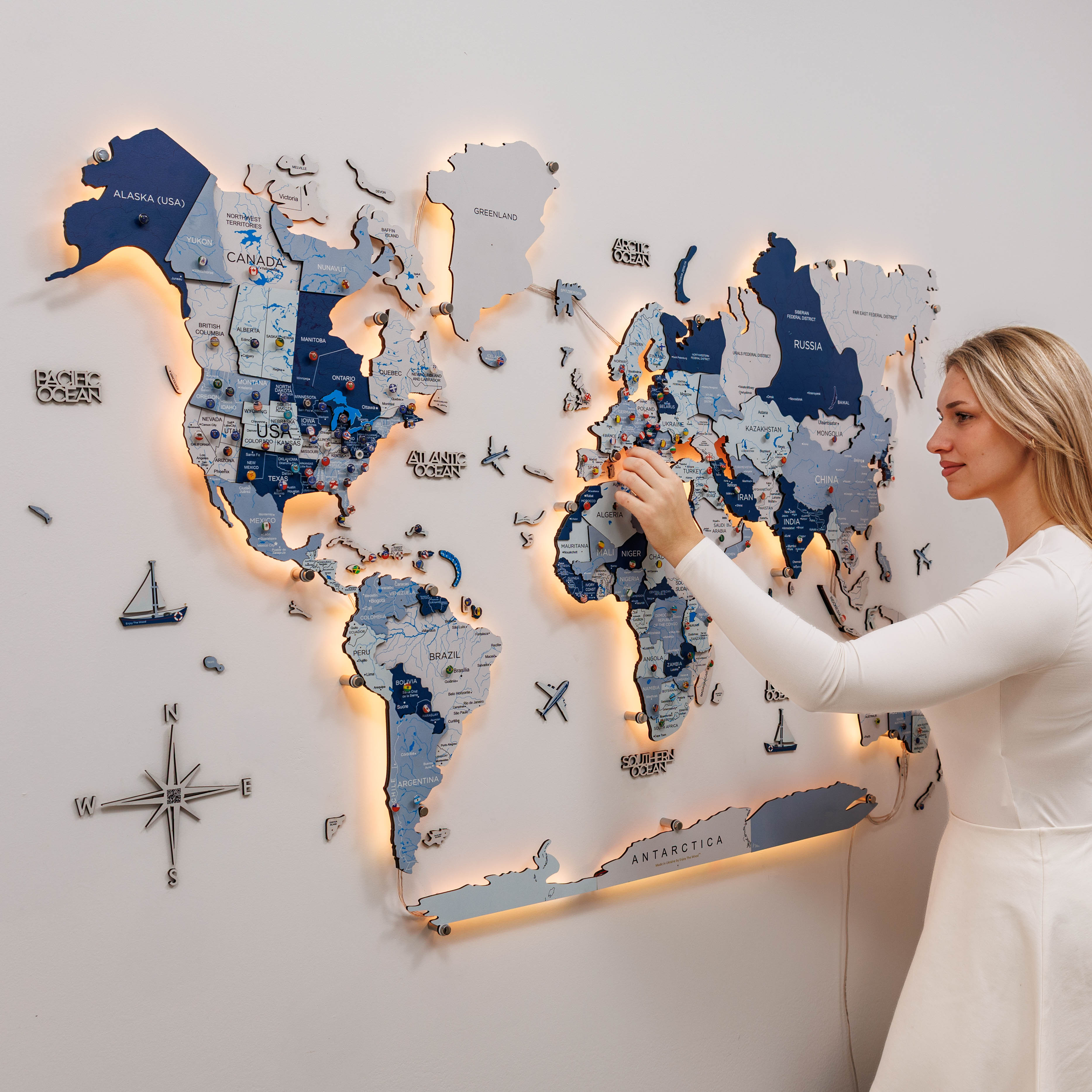 3D LED Wooden World Map 3.0 Aqua • Enjoy The Wood