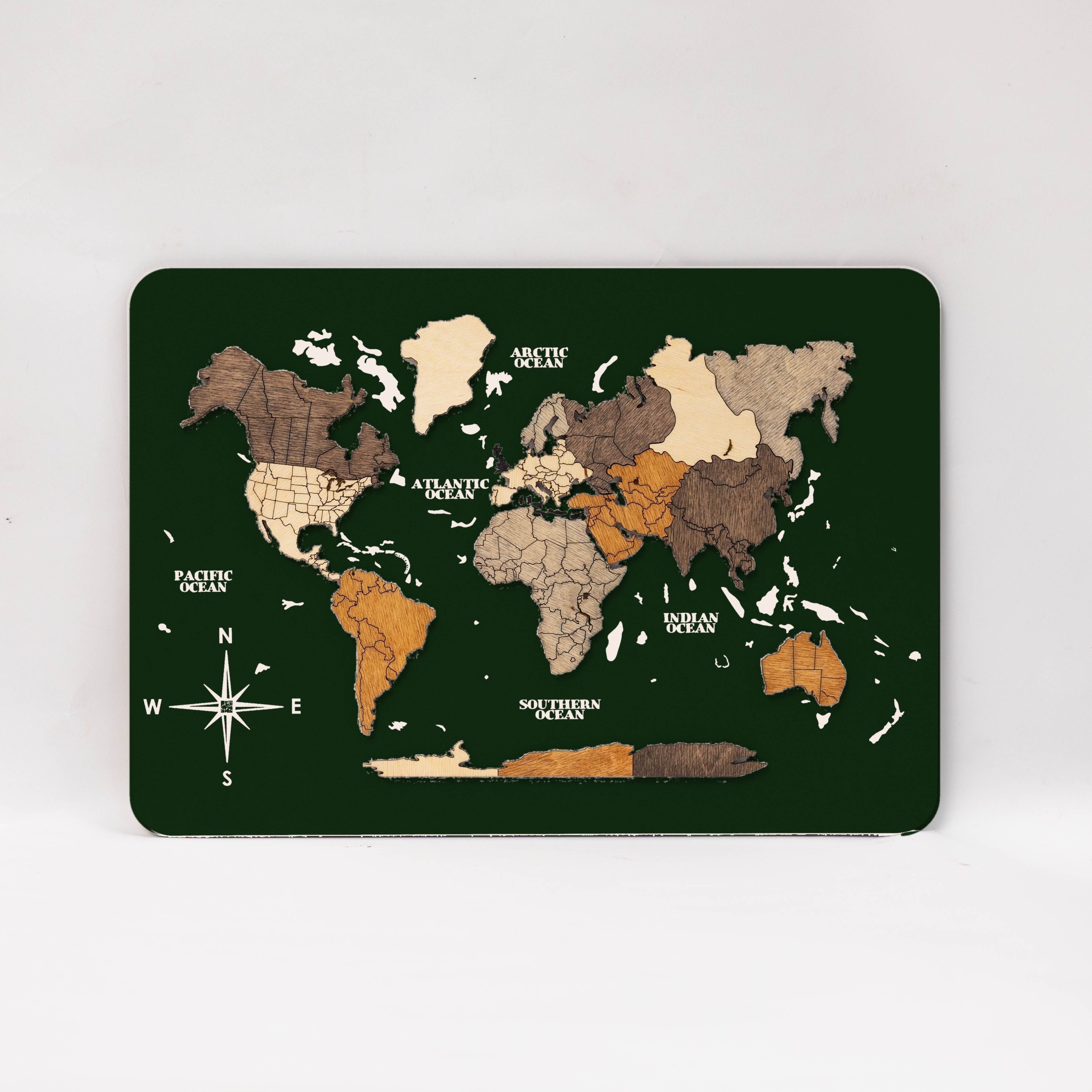Carte du monde en panneau de bois 3D multicolore