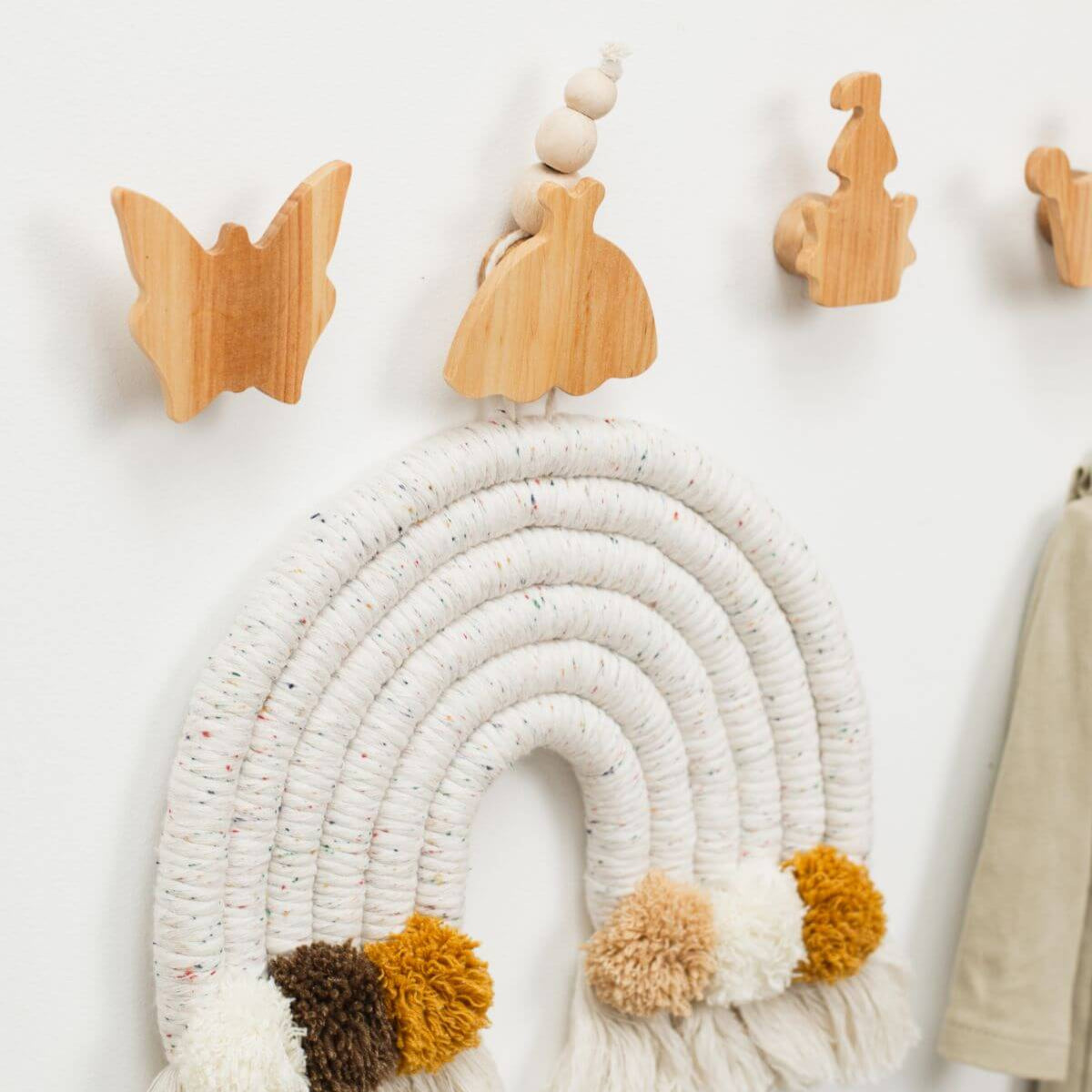 girls room wall hooks 