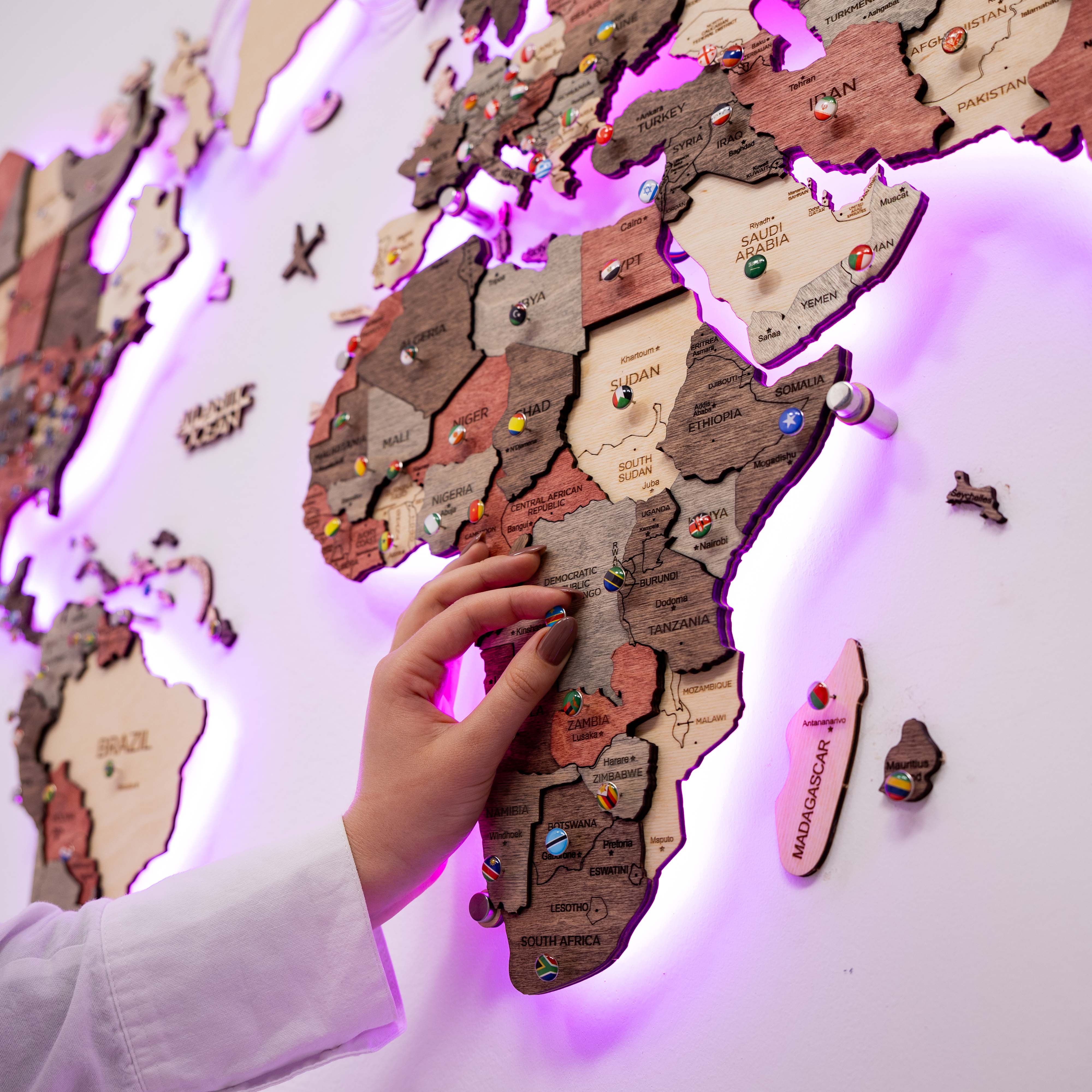 3D LED Wooden World Map → Fusion → Enjoy The Wood