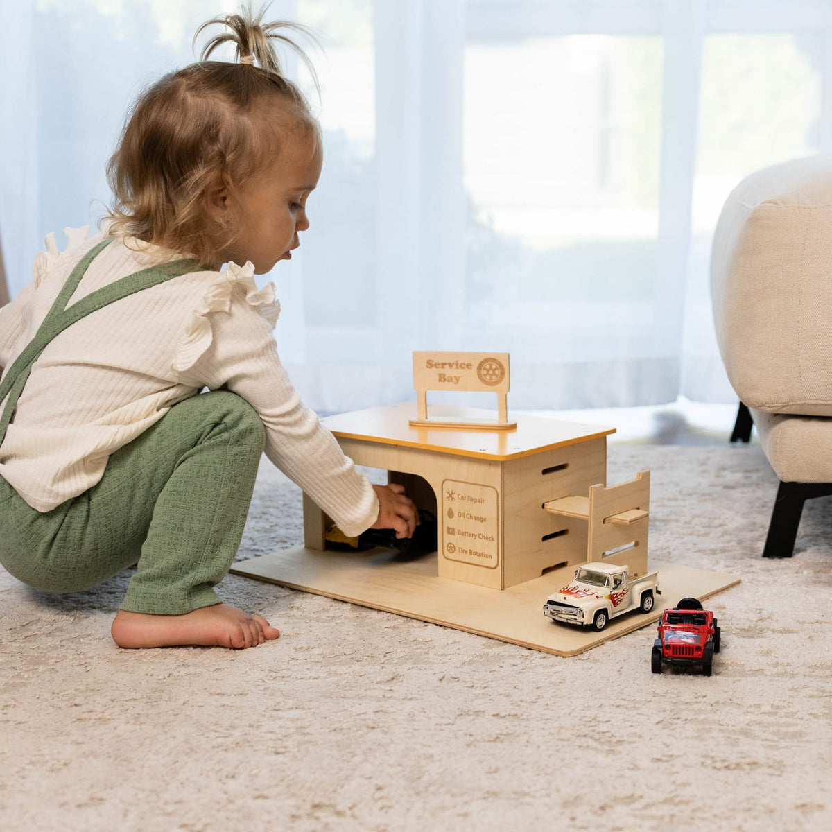 Spielzeug für die Autowerkstatt aus Holz