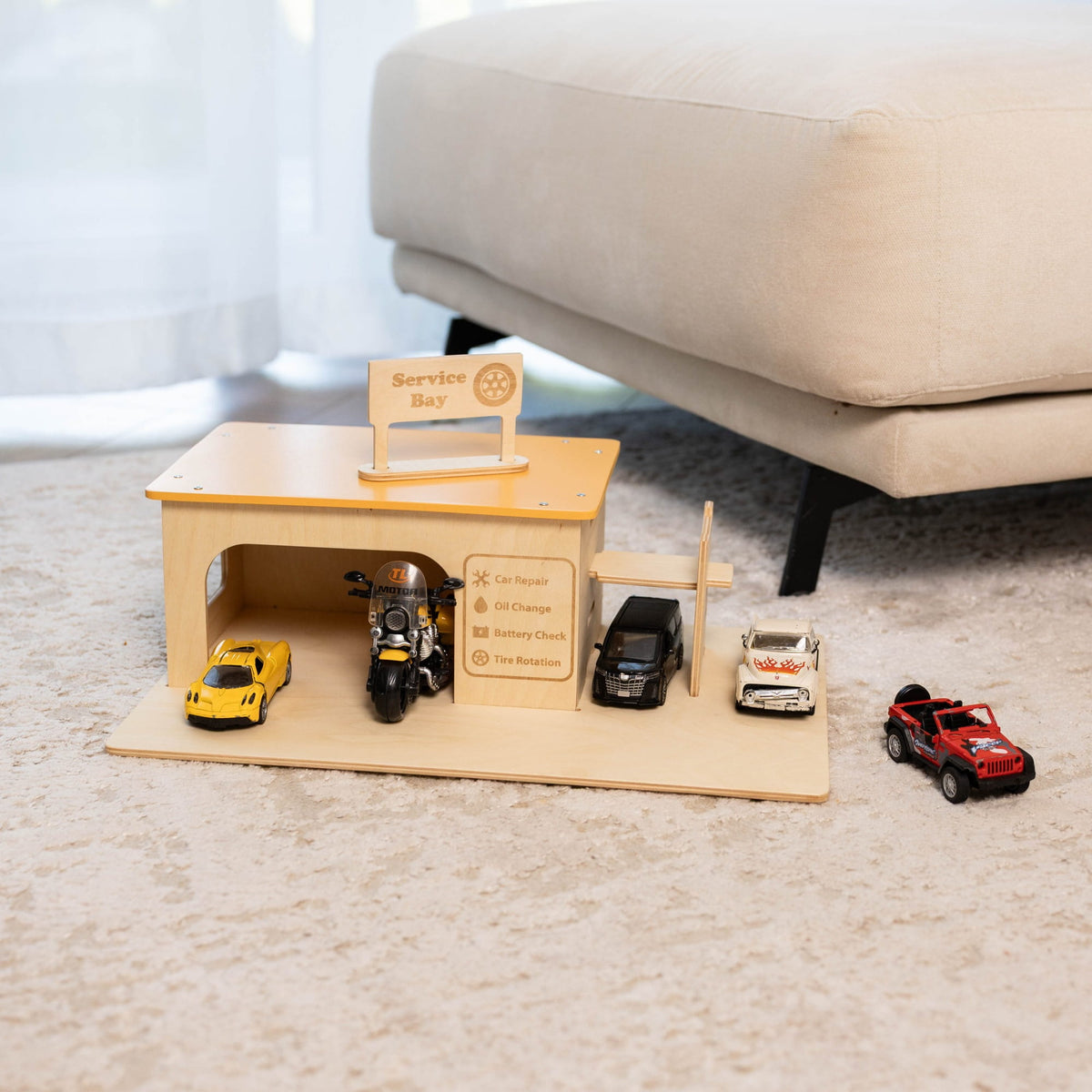 Spielzeug für die Autowerkstatt aus Holz