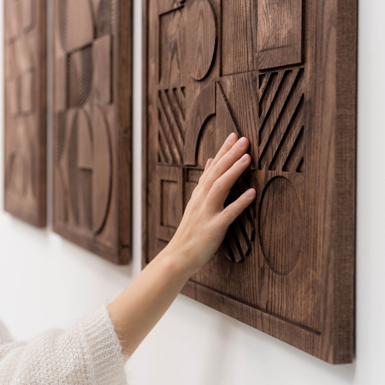 wood on wall bauhaus