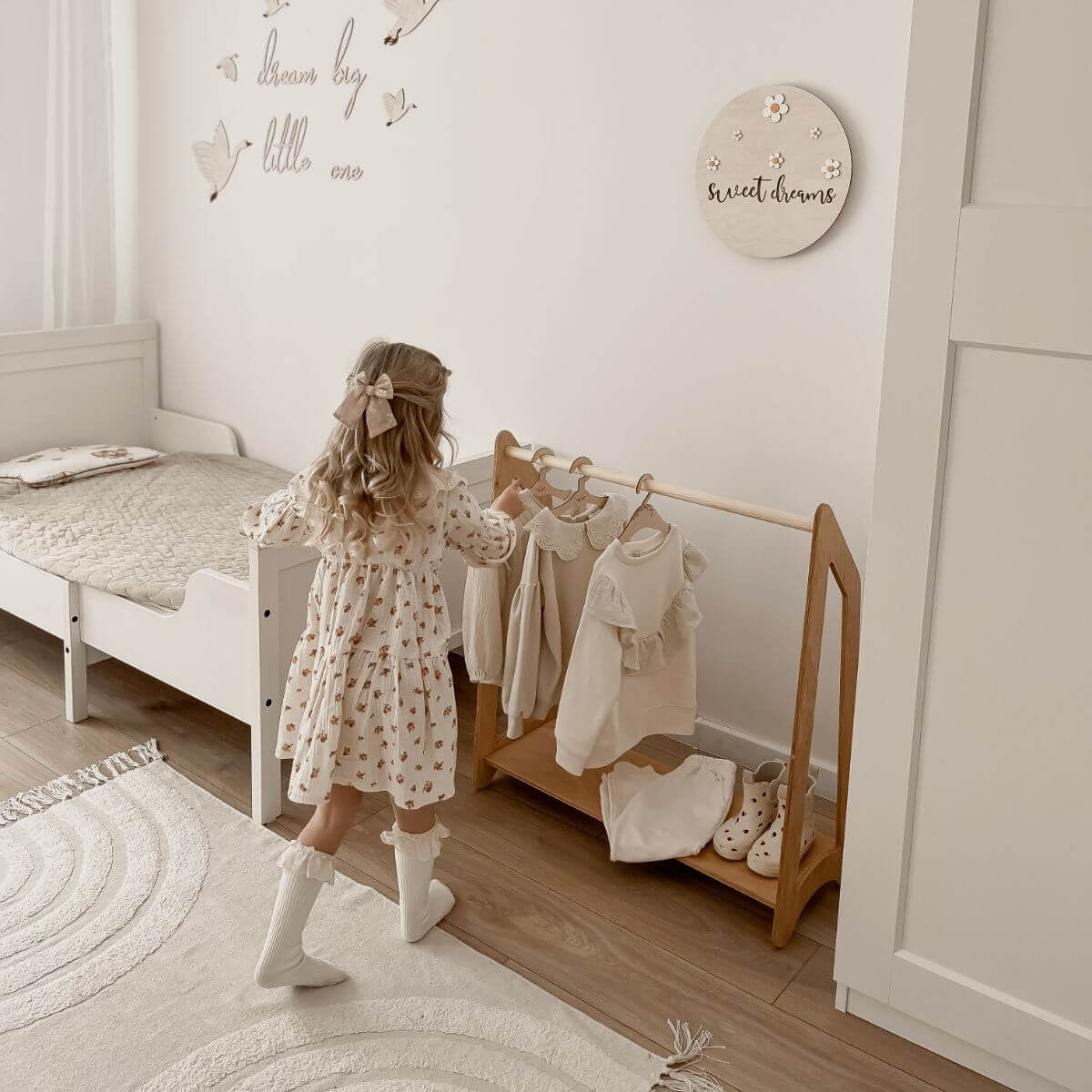 clothing rack 