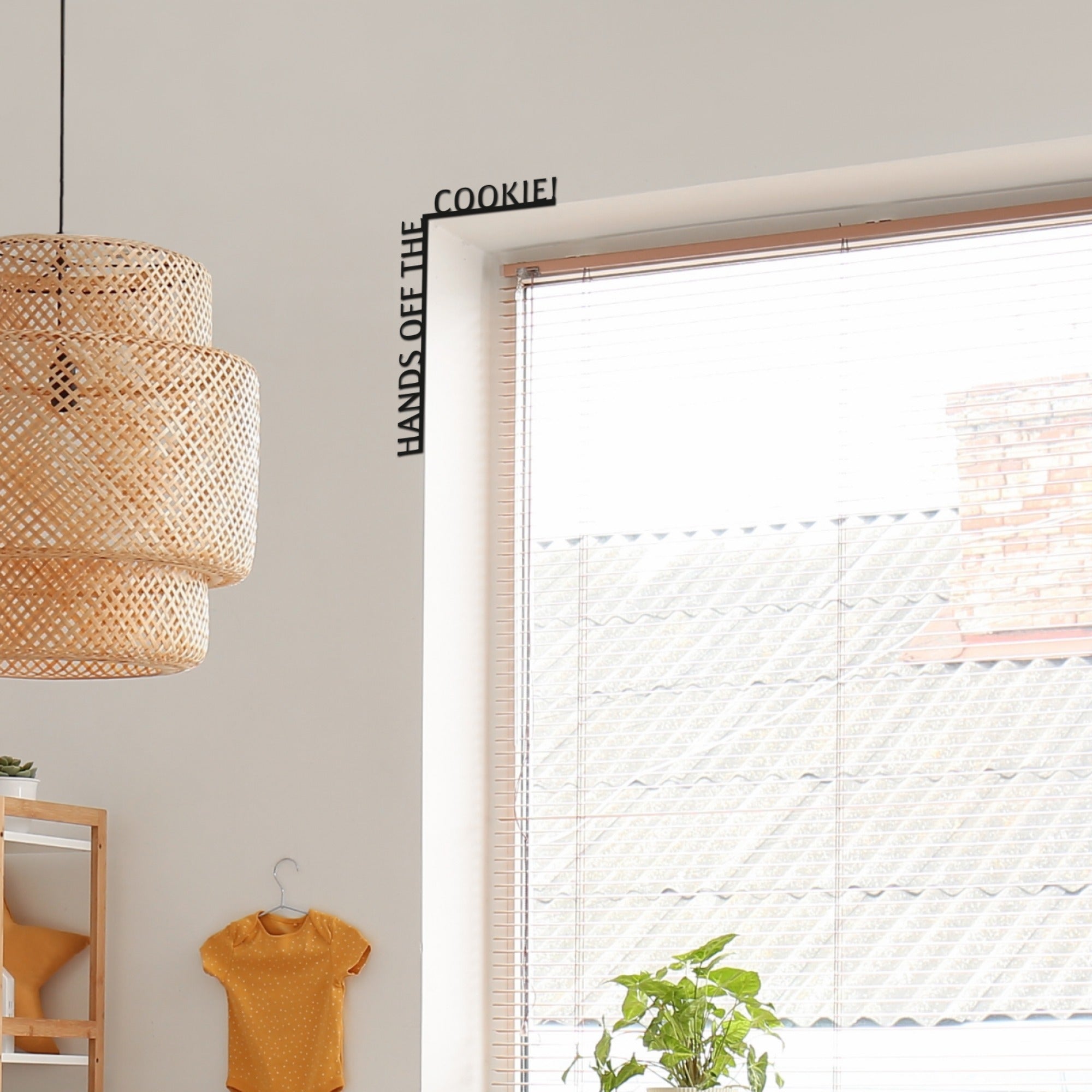 Wooden Corner Quote – Hands Off the Cookie!