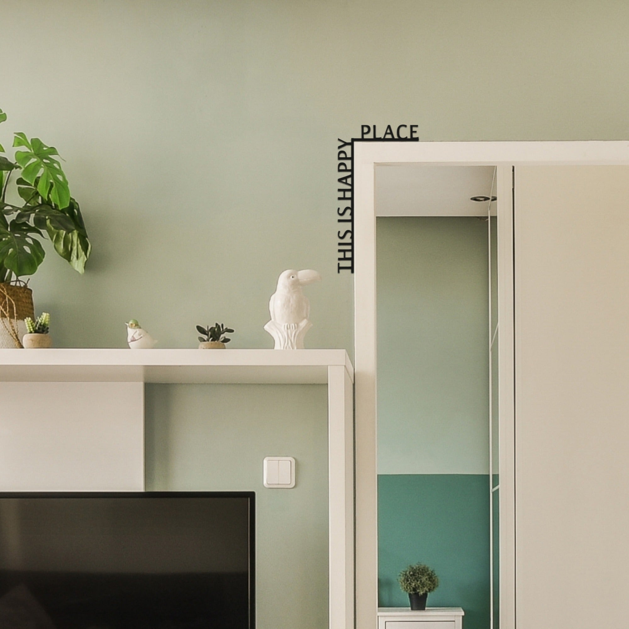 Wooden Corner Quote – This is Happy Place