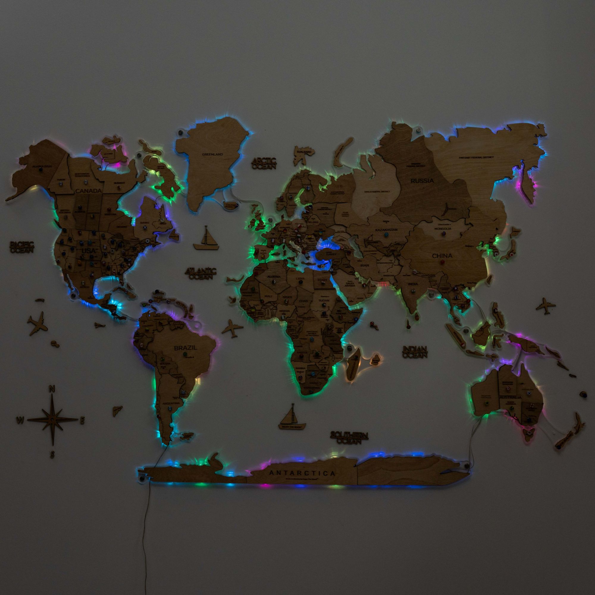 3D LED mapa del mundo de madera 2,0 (con fondo acrílico)