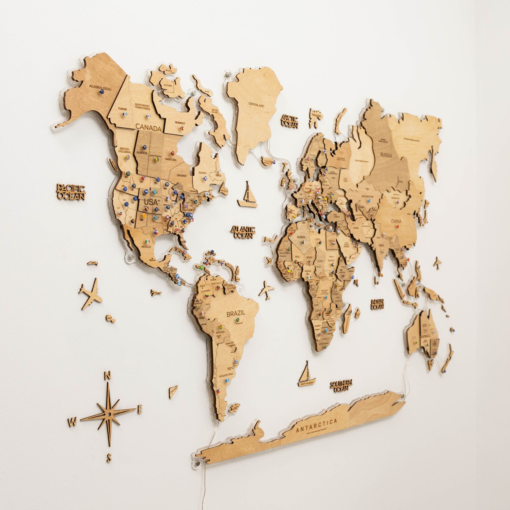 3D LED mapa del mundo de madera 2,0 (con fondo acrílico)