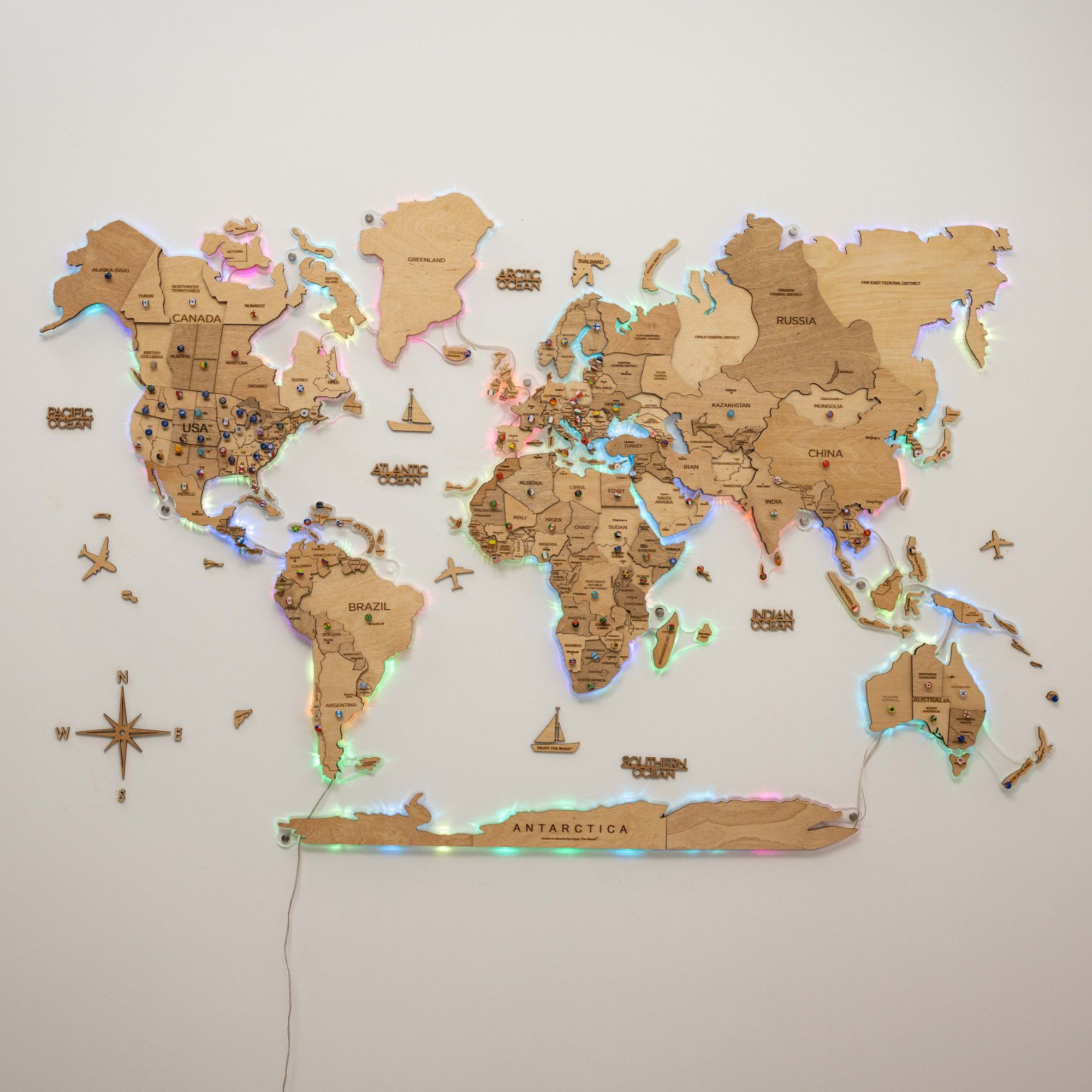 3D LED mapa del mundo de madera 2,0 (con fondo acrílico)