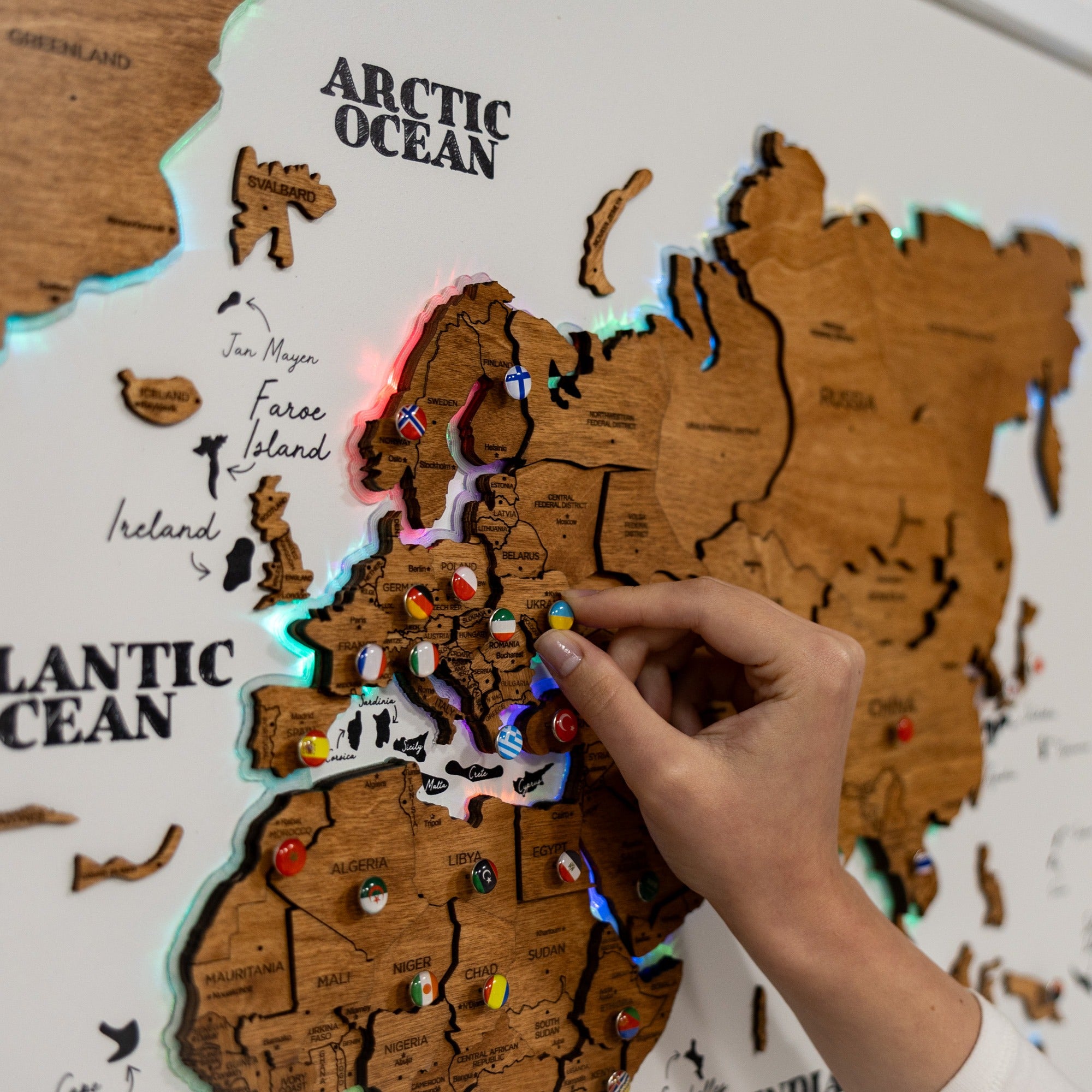 Map on Board LED 2.0 Oak | Enjoy The Wood